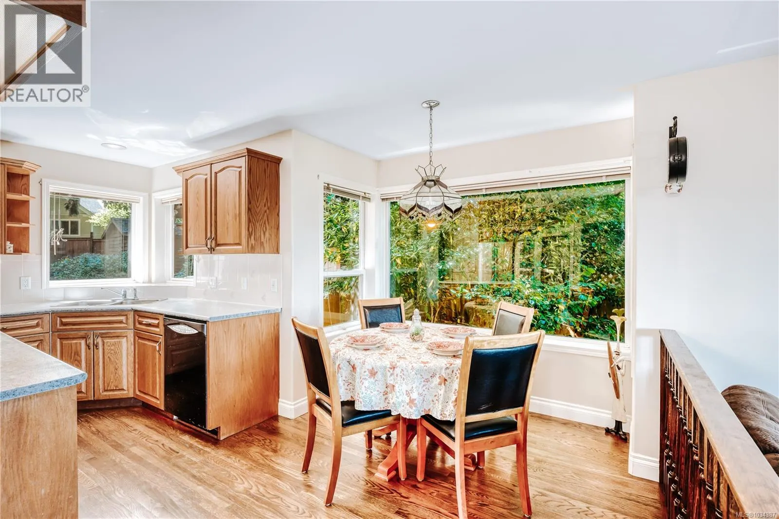 5352 Coastview Pl