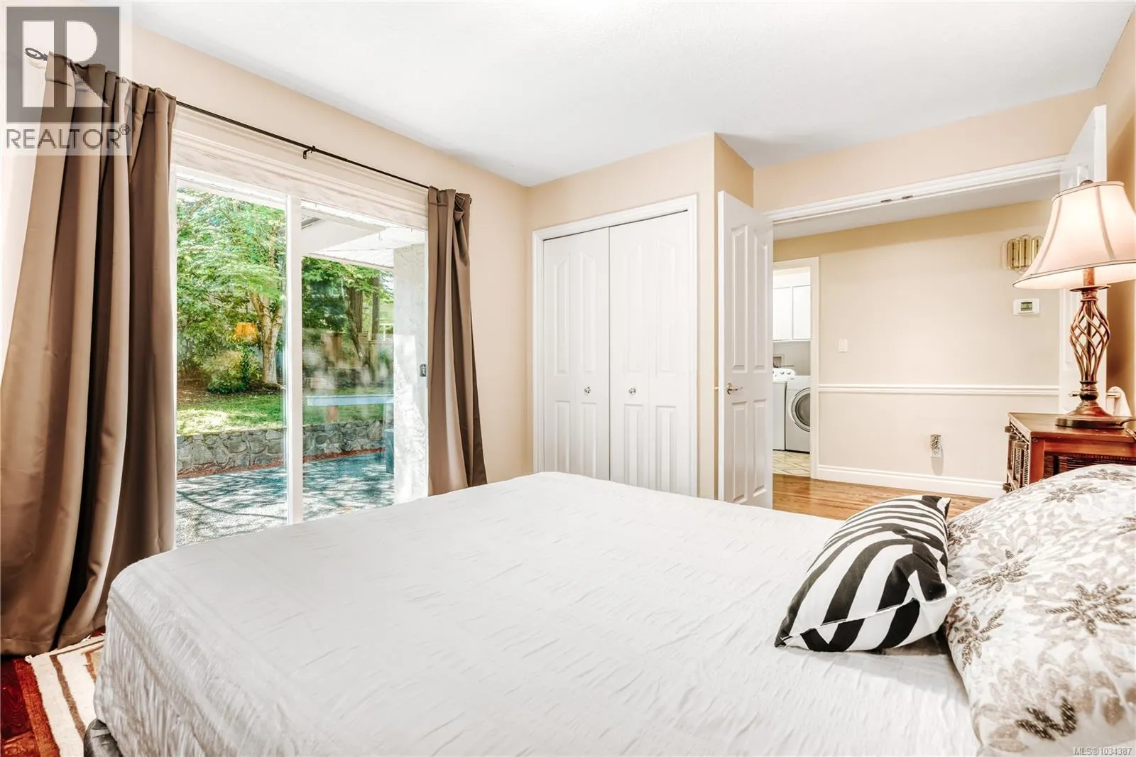5352 Coastview Pl