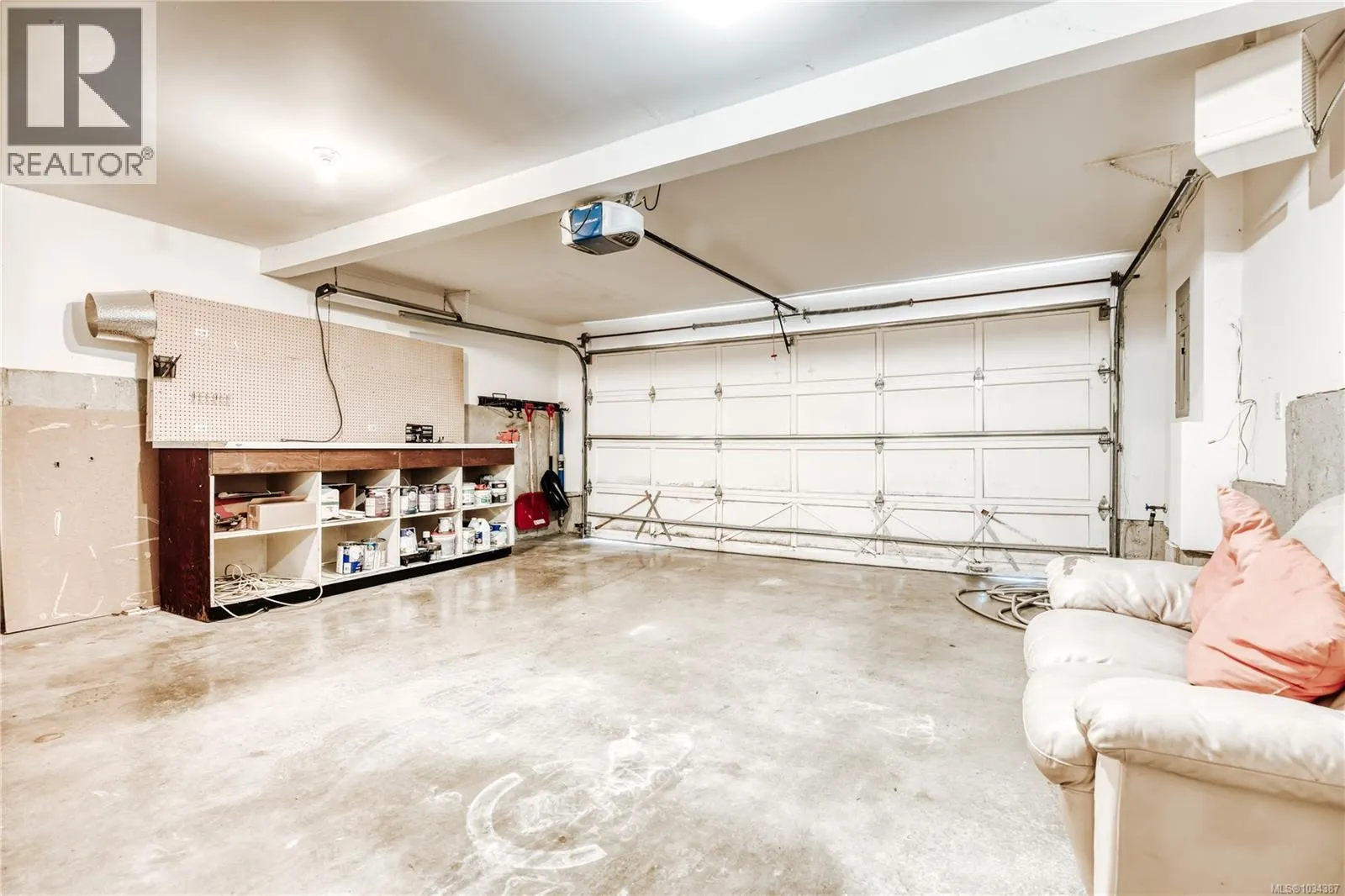 5352 Coastview Pl