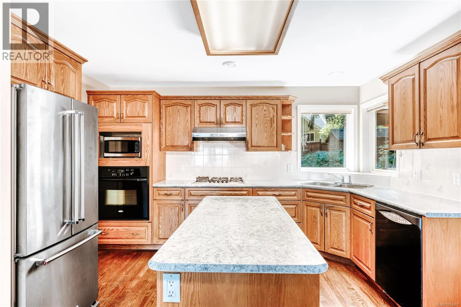 5352 Coastview Pl