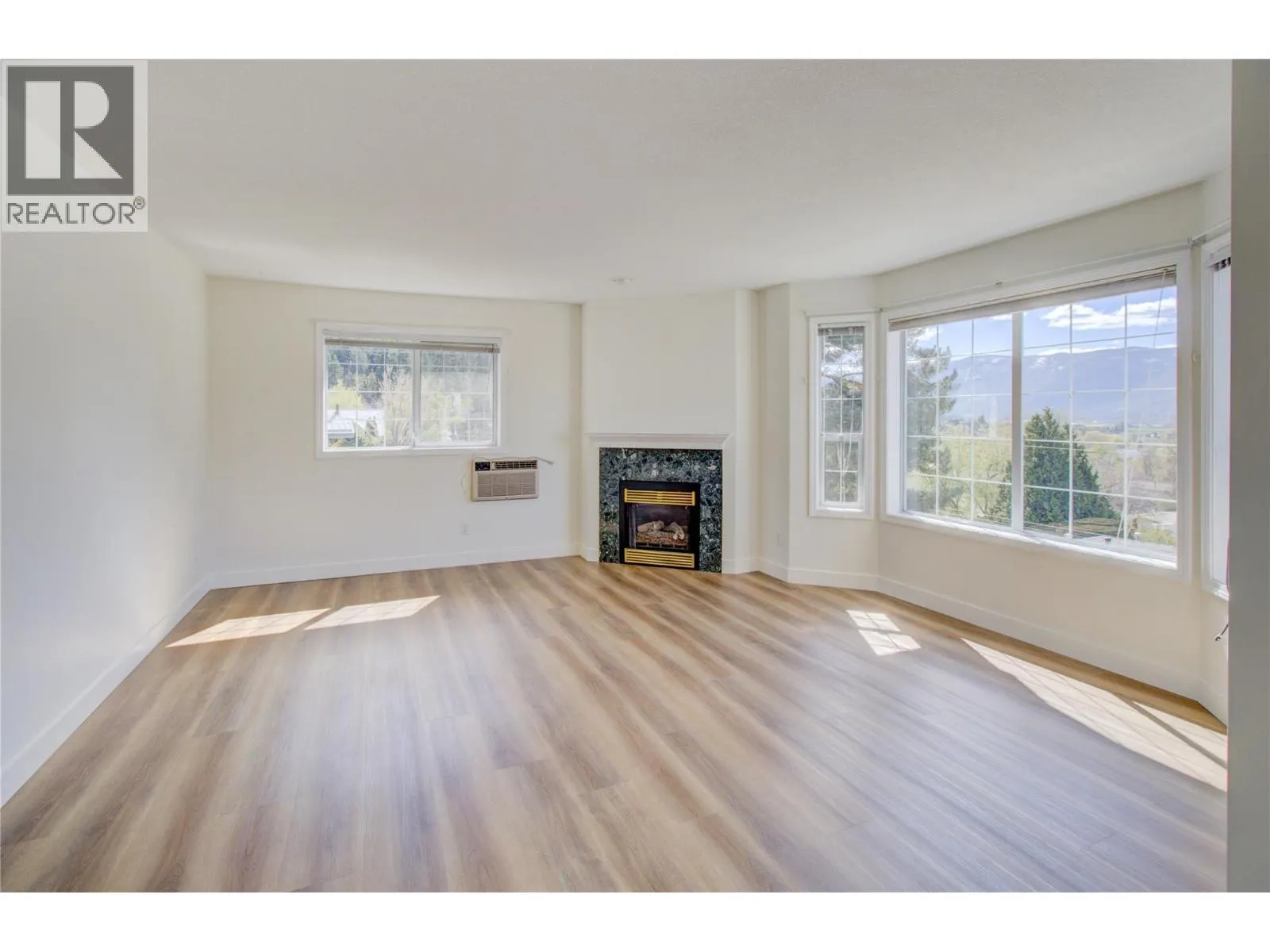 330 7 Street SE Unit# 304