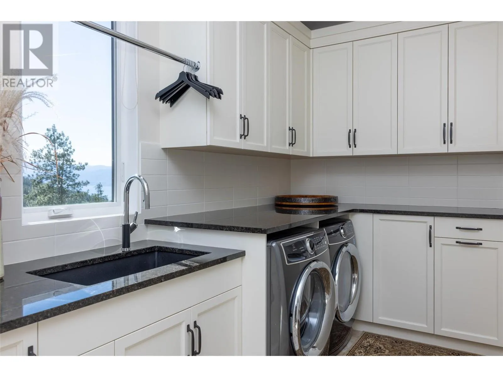 5650 The Edge Place Unit# 105