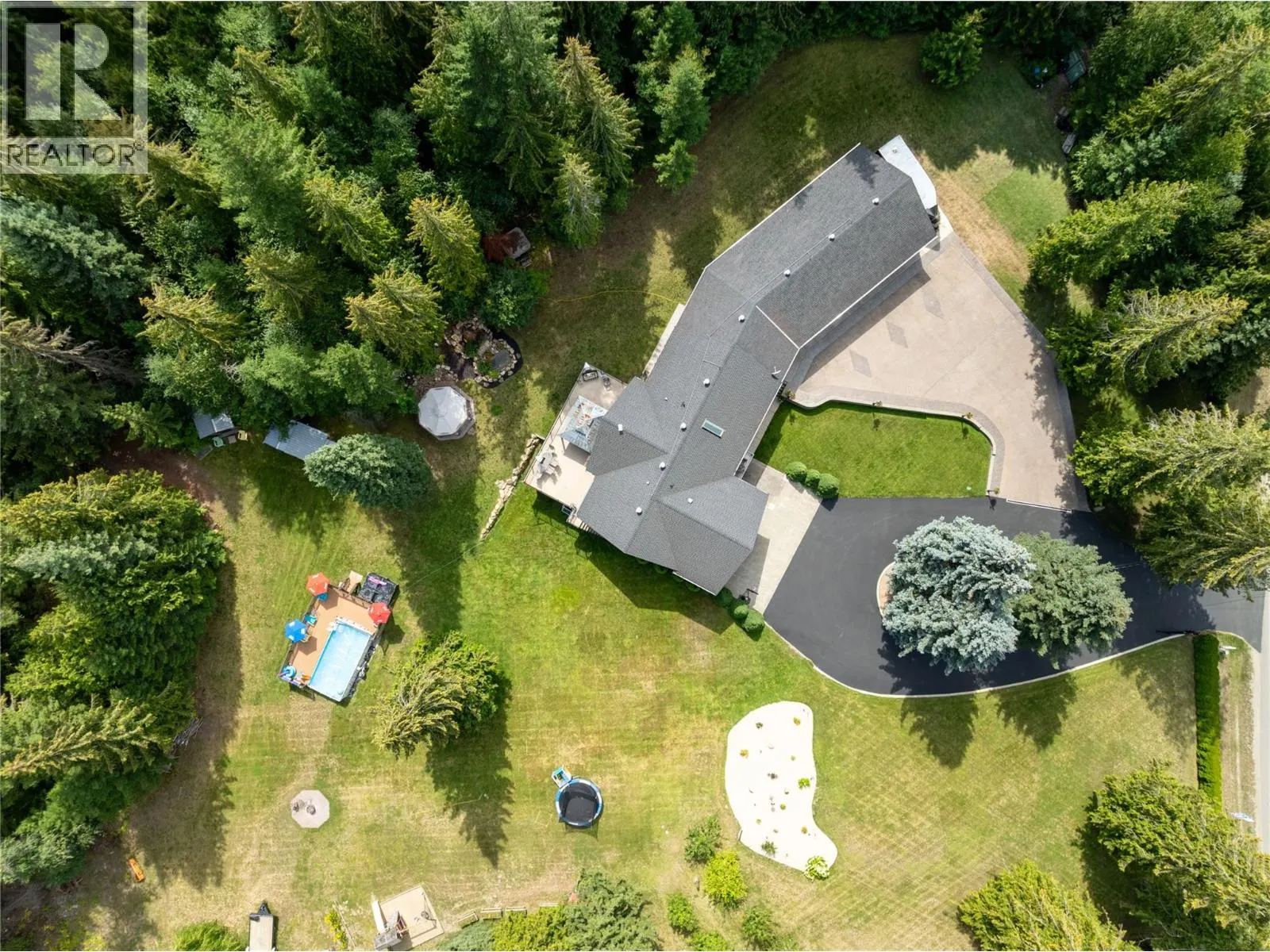 2746 Balmoral Road