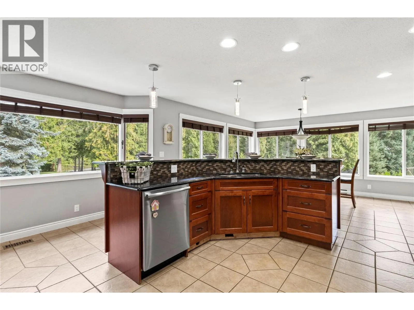2746 Balmoral Road