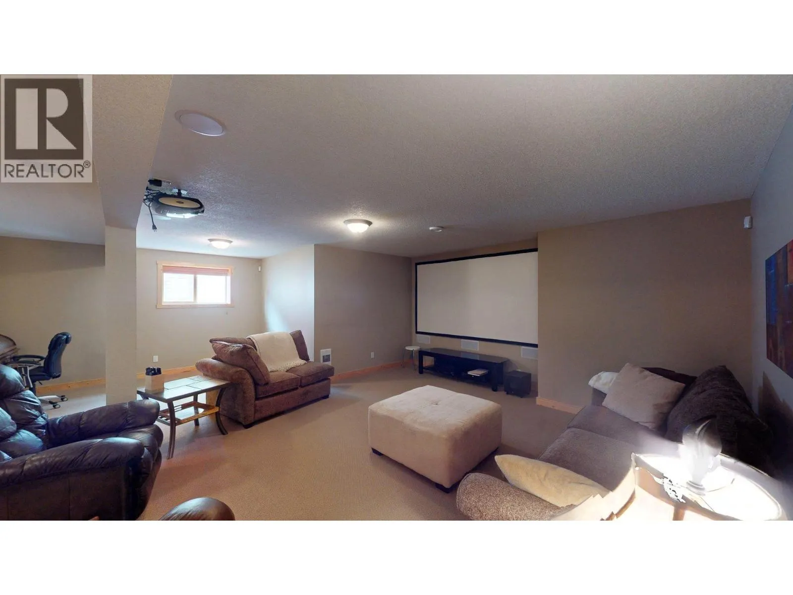 4886 Ridge Road