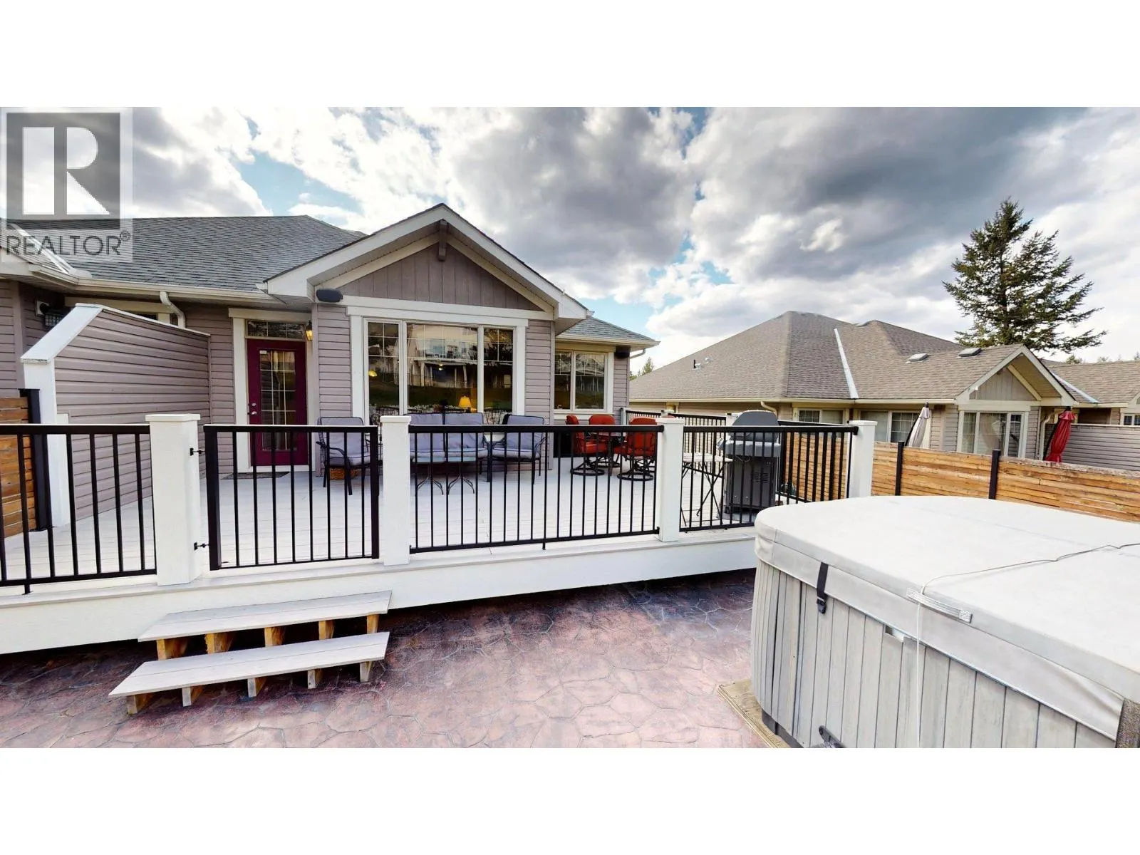4886 Ridge Road