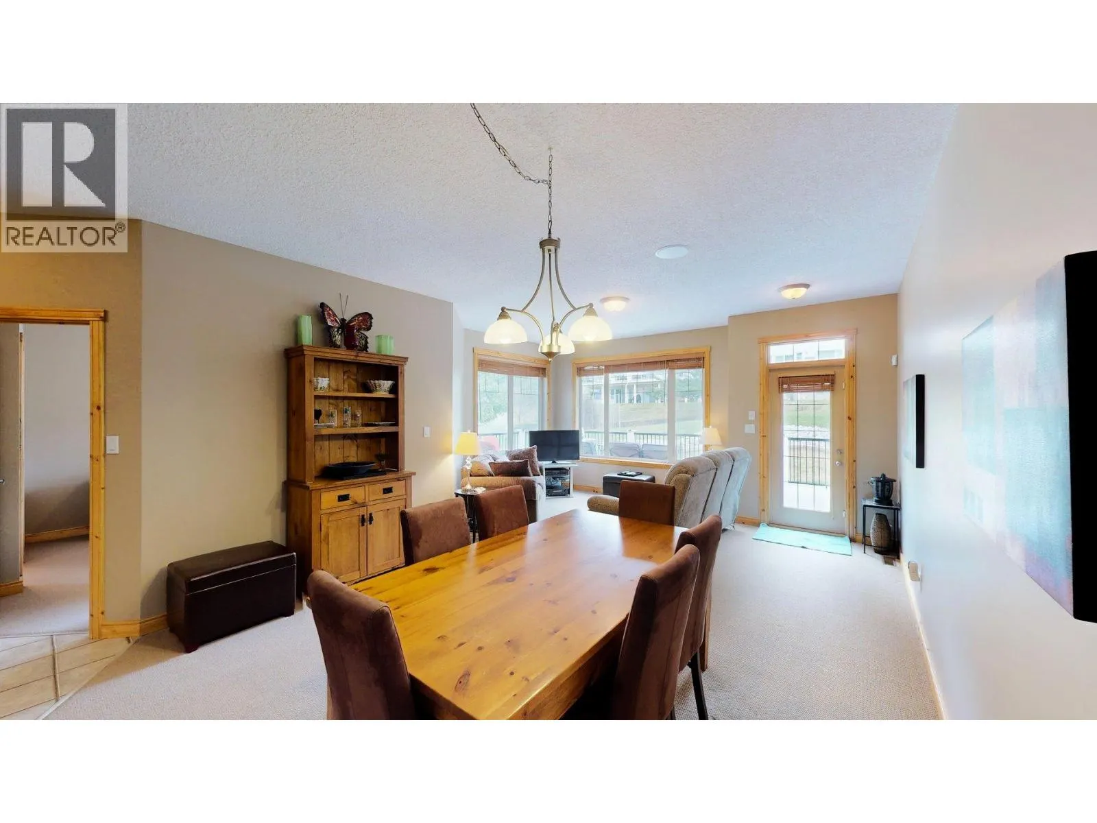 4886 Ridge Road