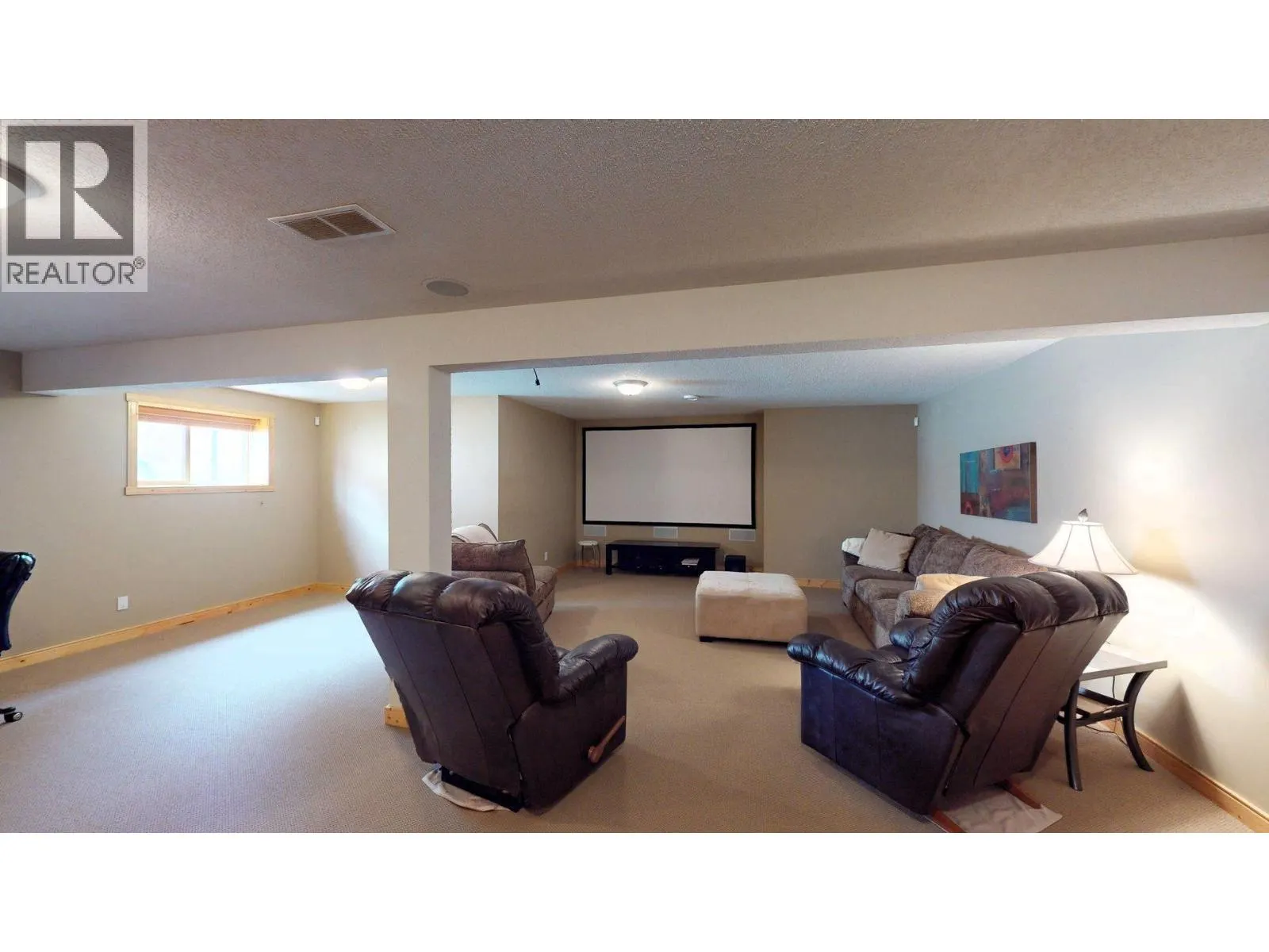 4886 Ridge Road