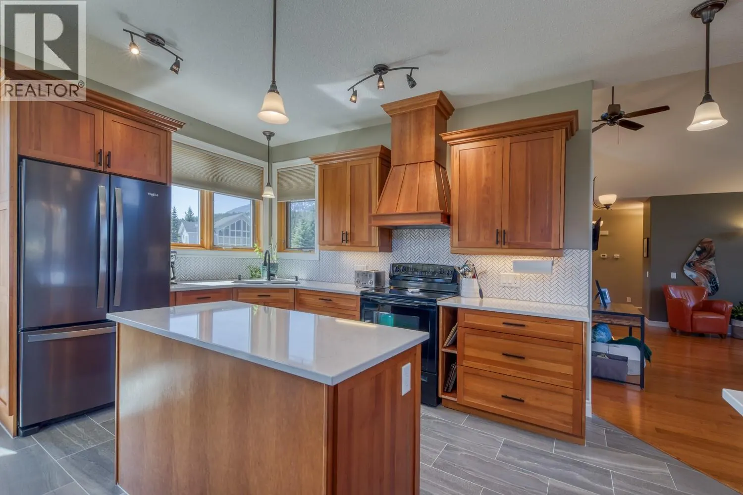 4453 Cedar Bay