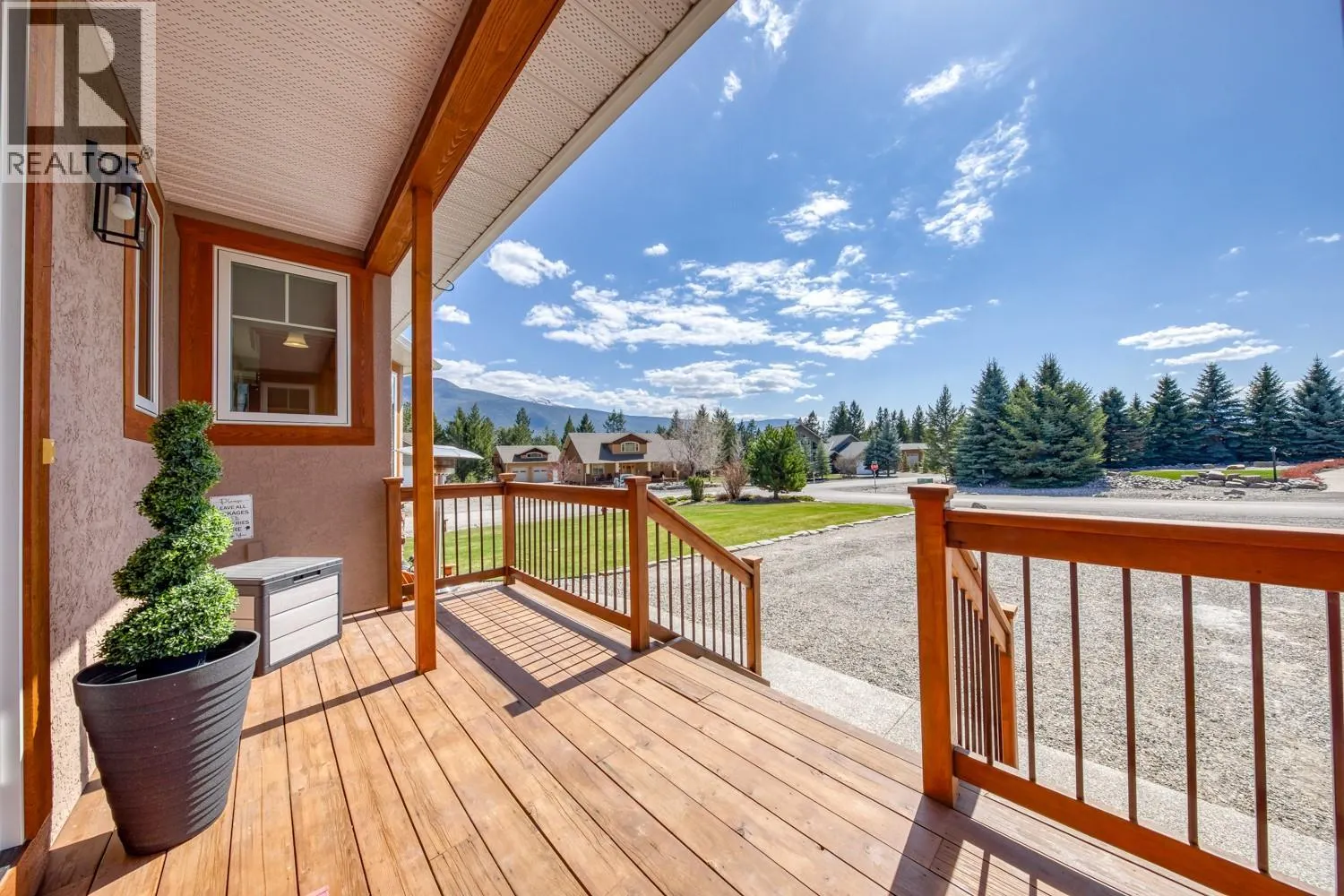 4453 Cedar Bay