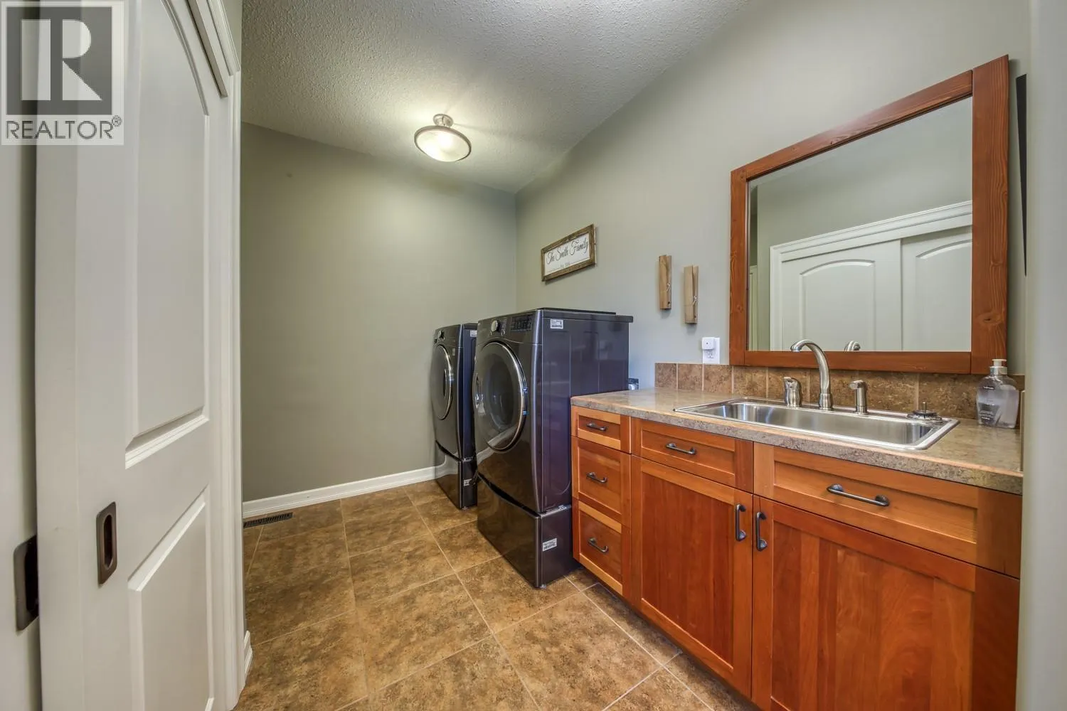 4453 Cedar Bay