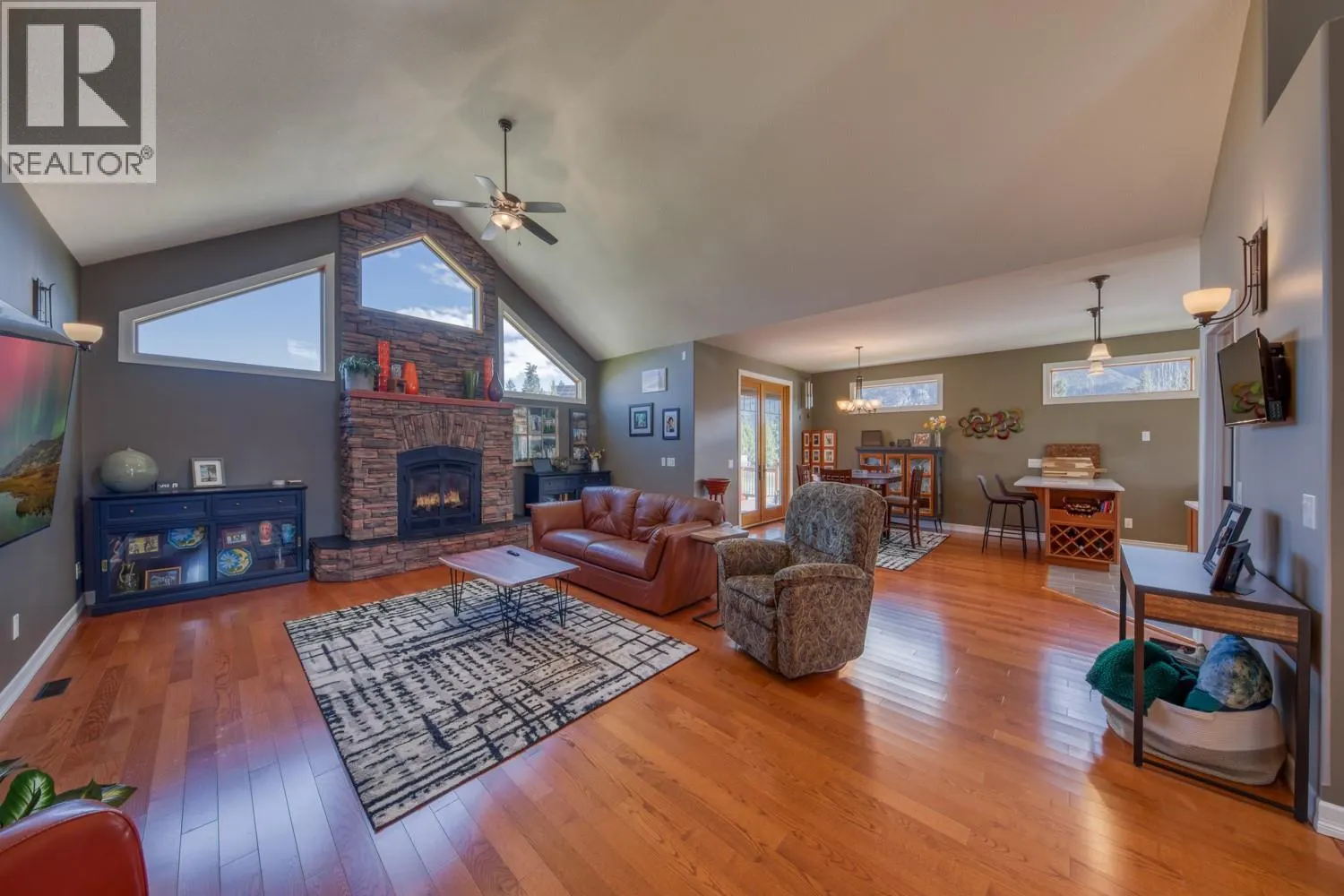 4453 Cedar Bay
