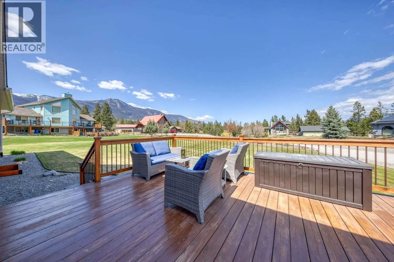 4453 Cedar Bay