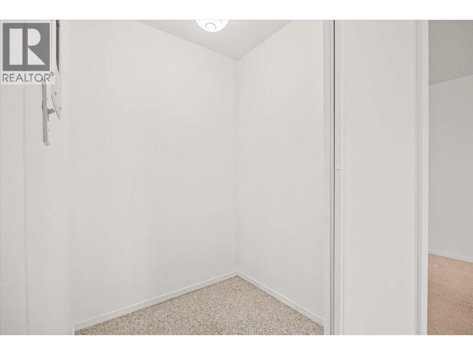 575 Sutherland Avenue Unit# 122