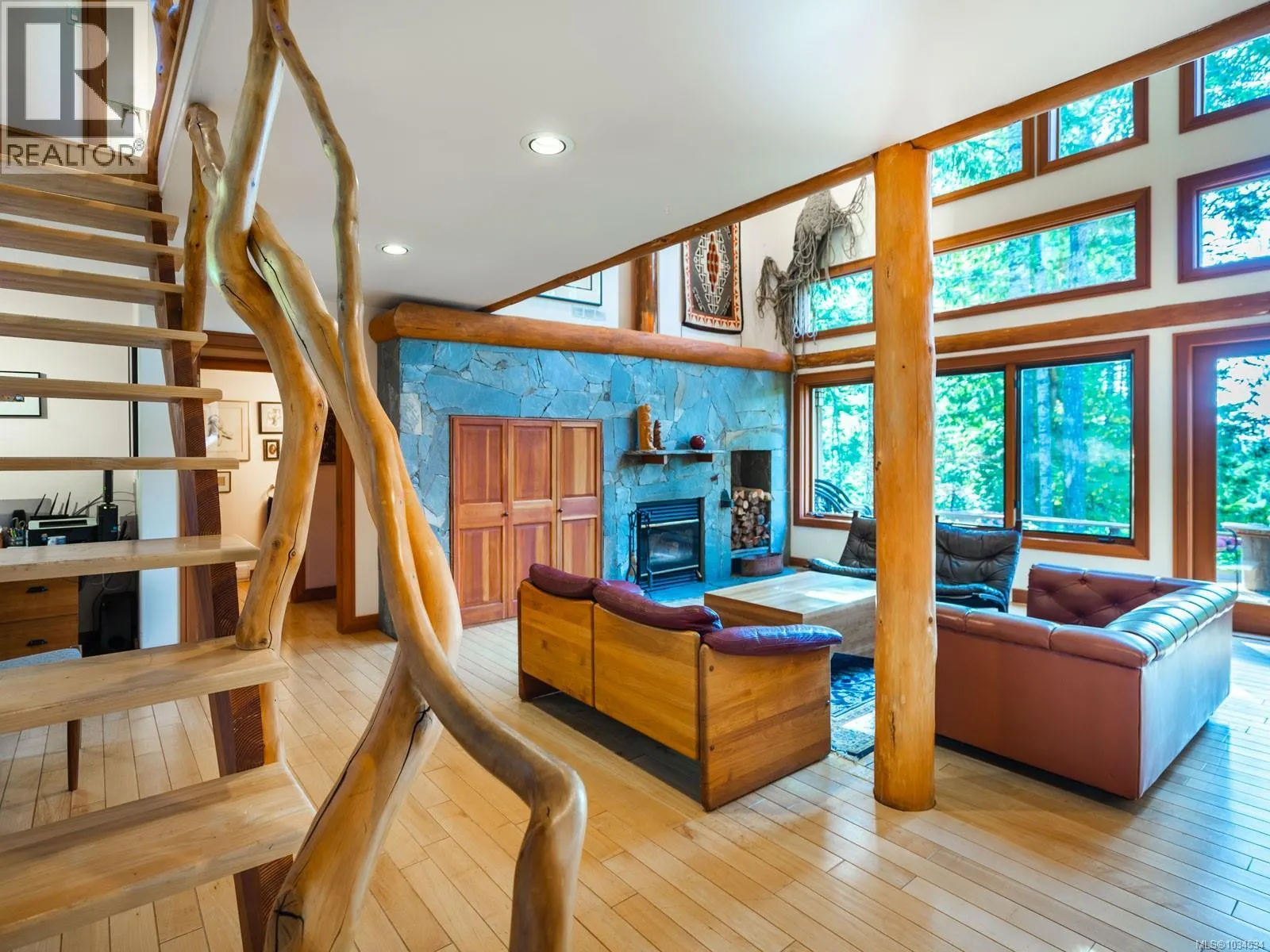 1055 Spider Lake Rd