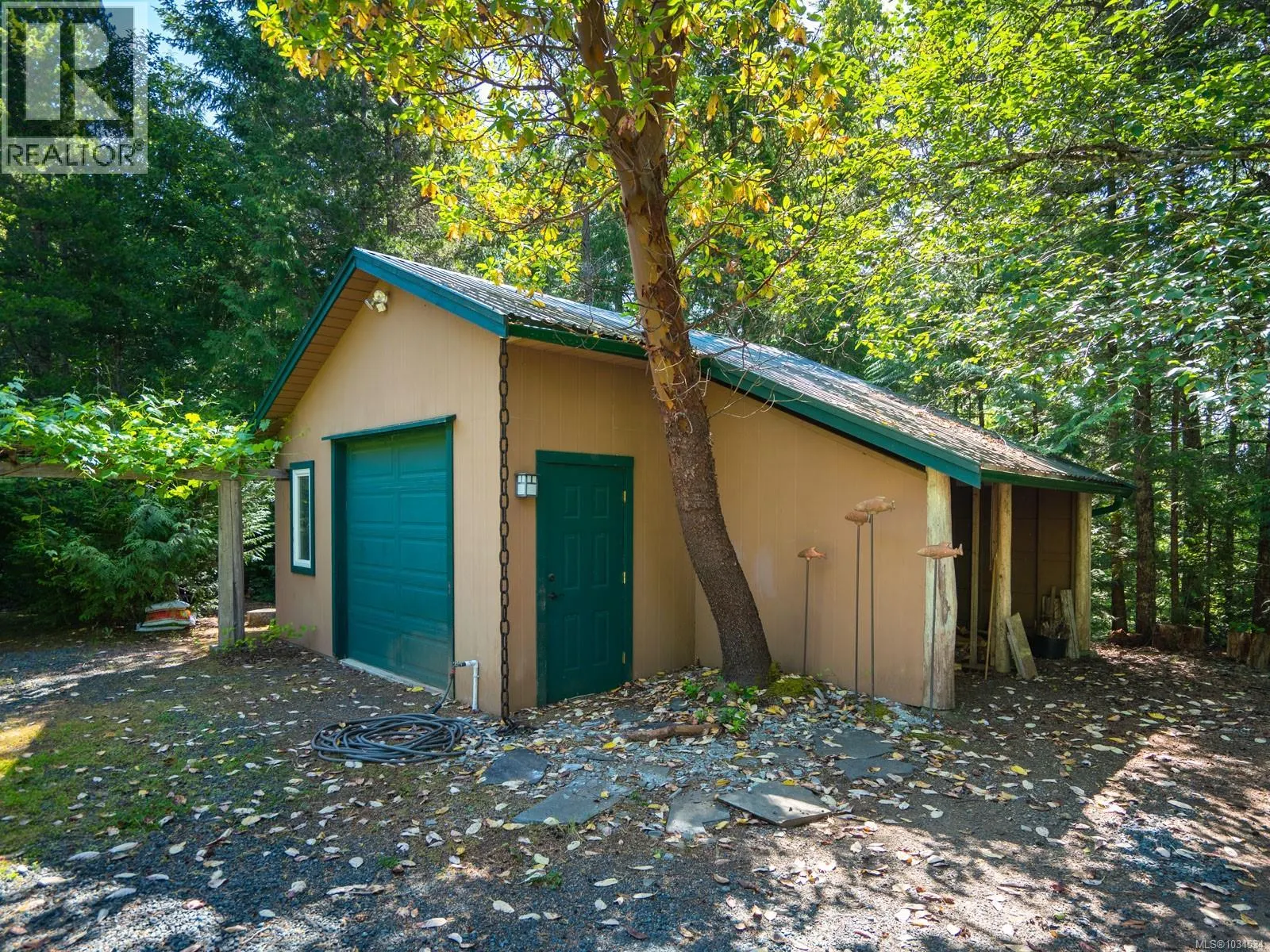 1055 Spider Lake Rd