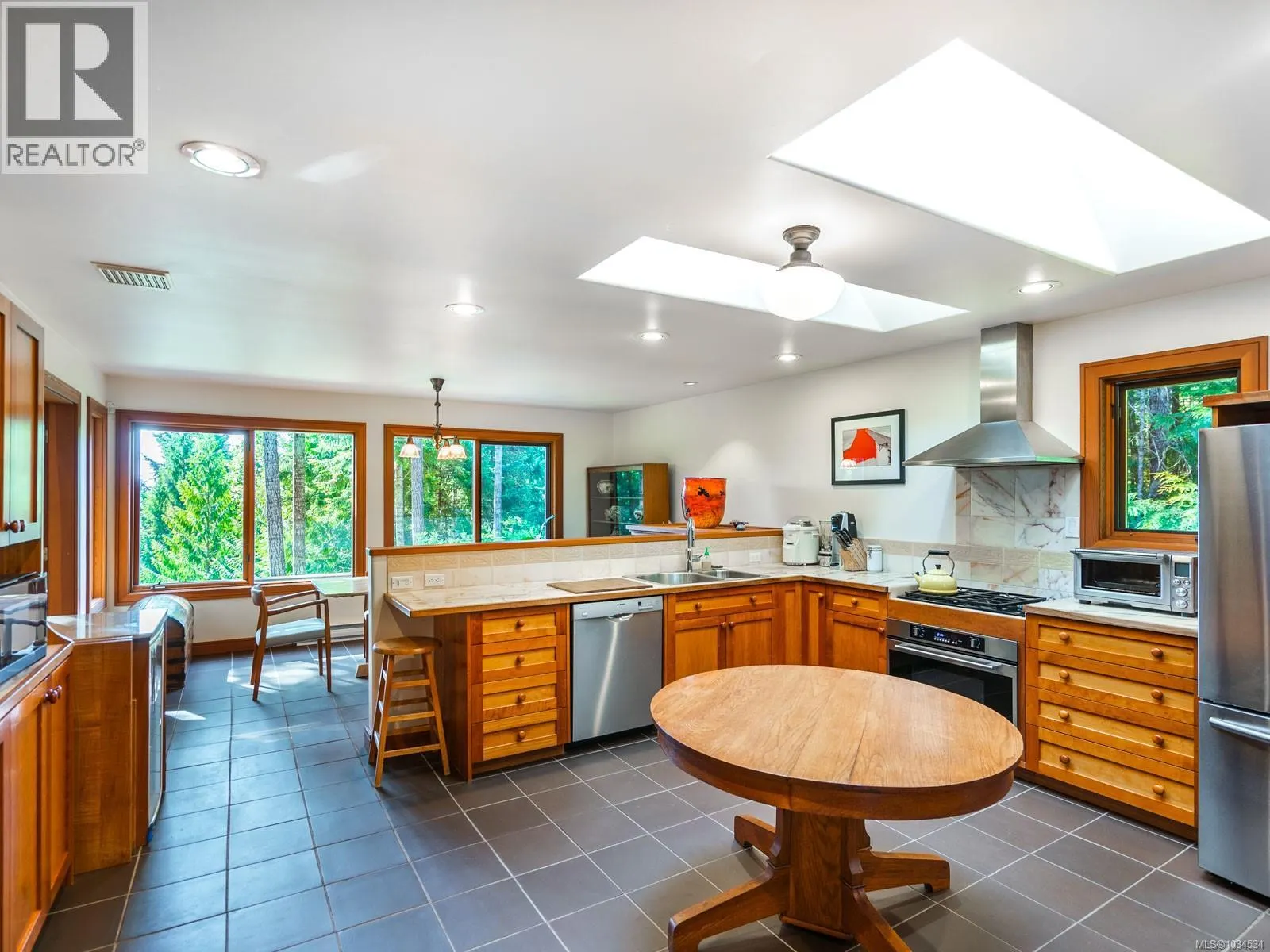 1055 Spider Lake Rd