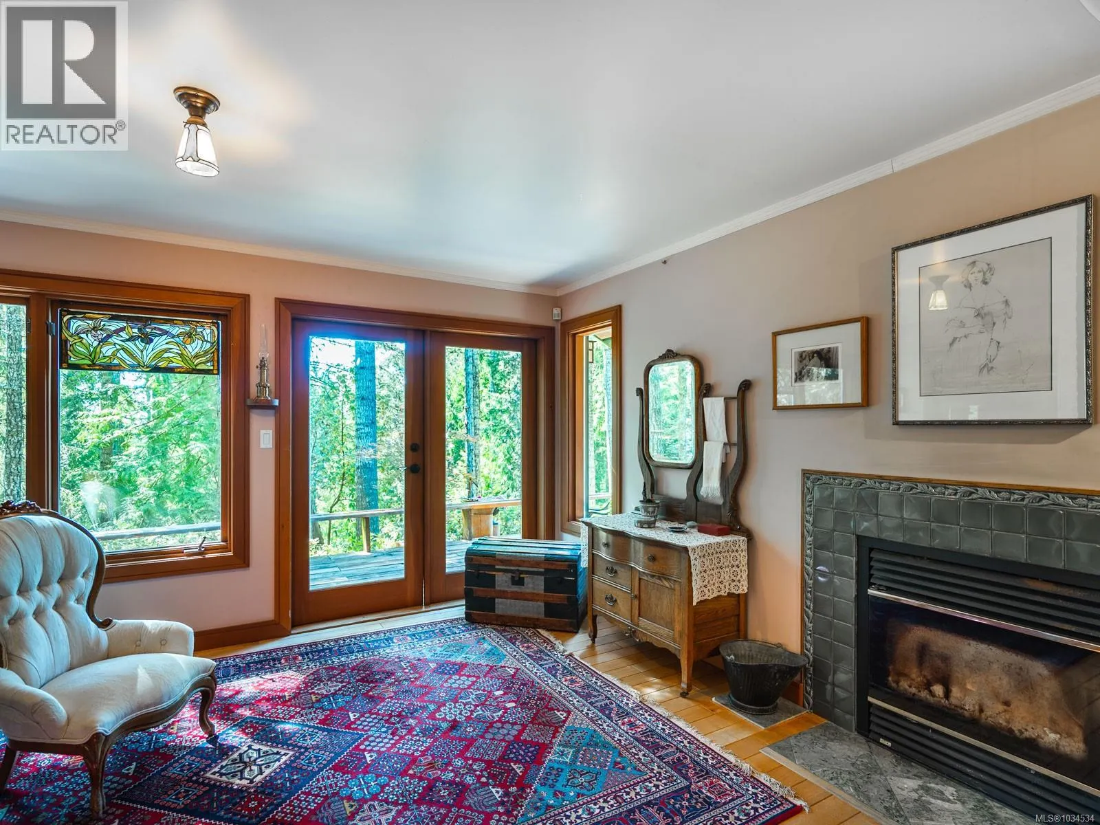 1055 Spider Lake Rd