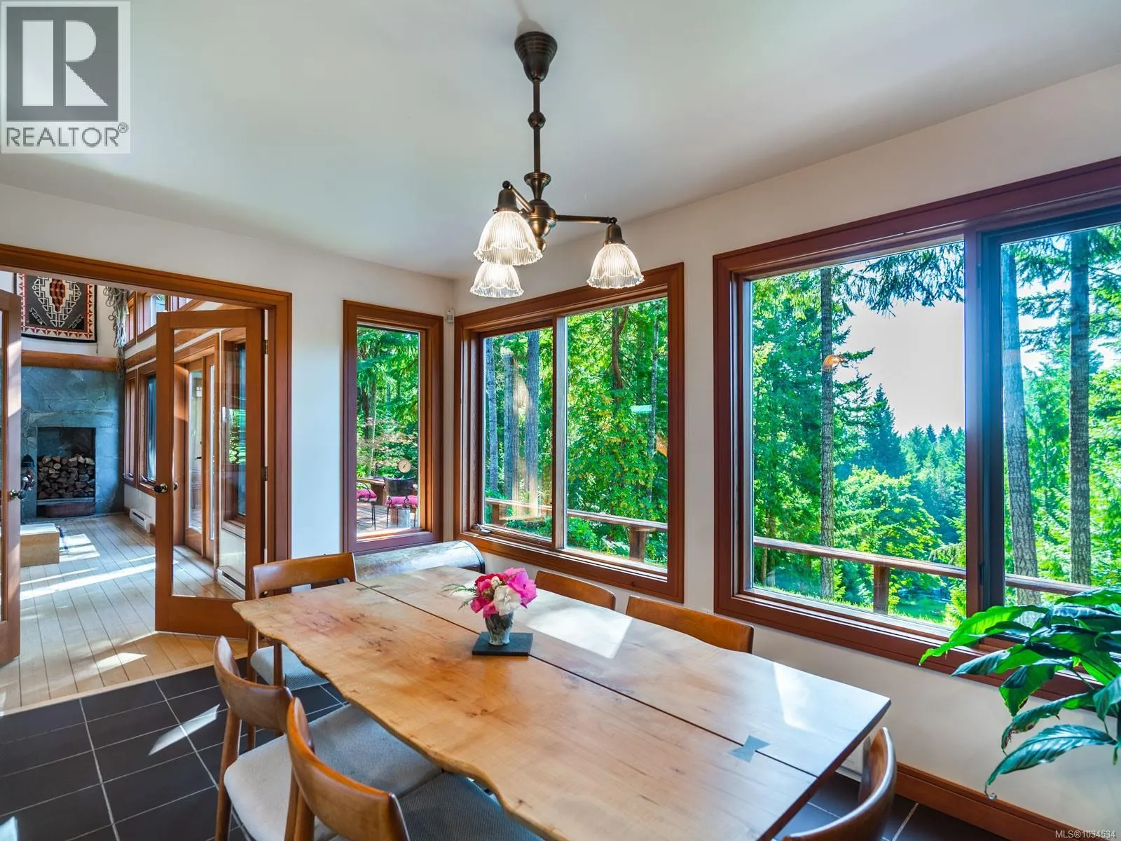 1055 Spider Lake Rd