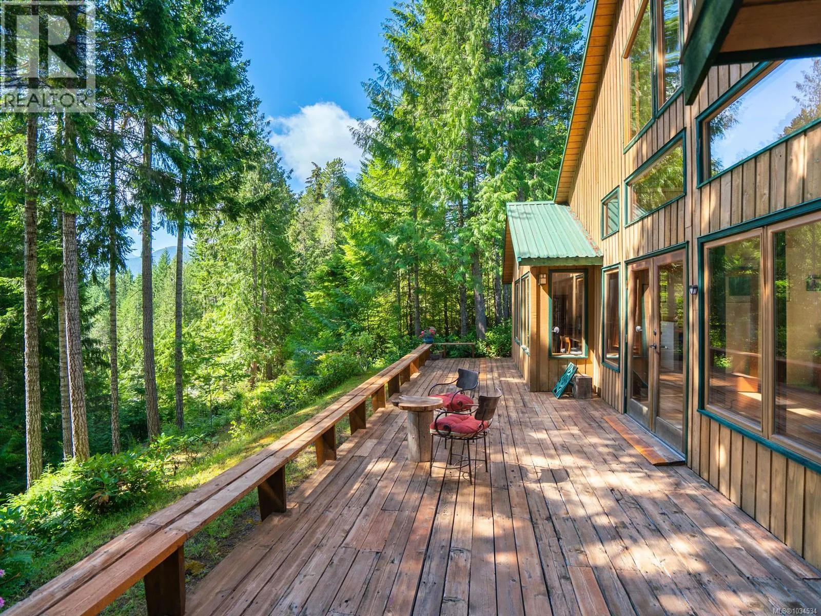 1055 Spider Lake Rd