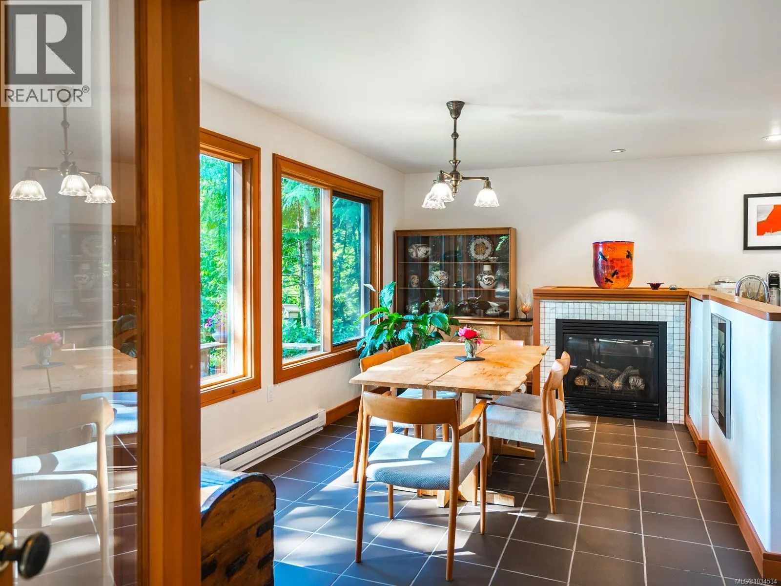 1055 Spider Lake Rd