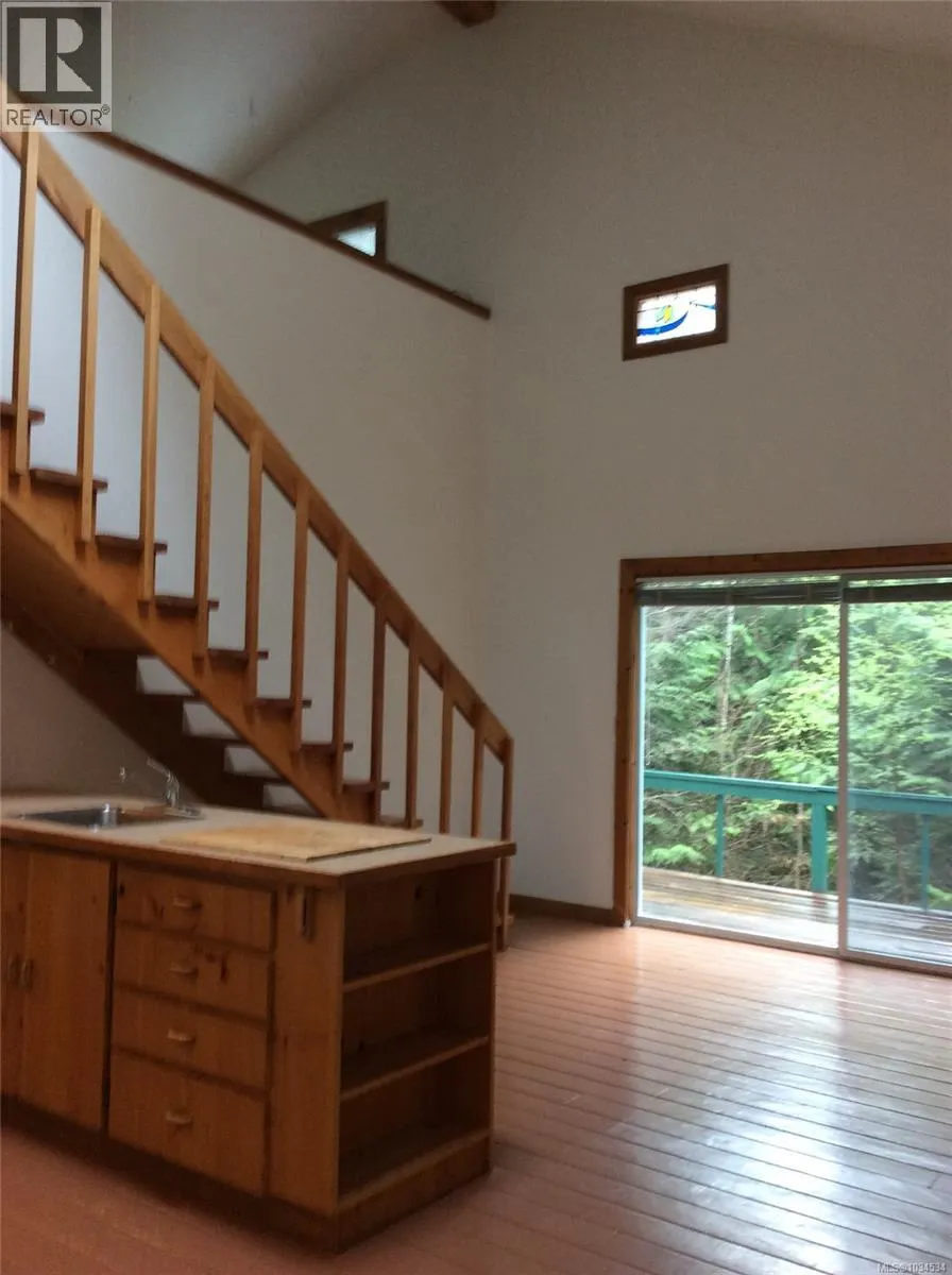 1055 Spider Lake Rd