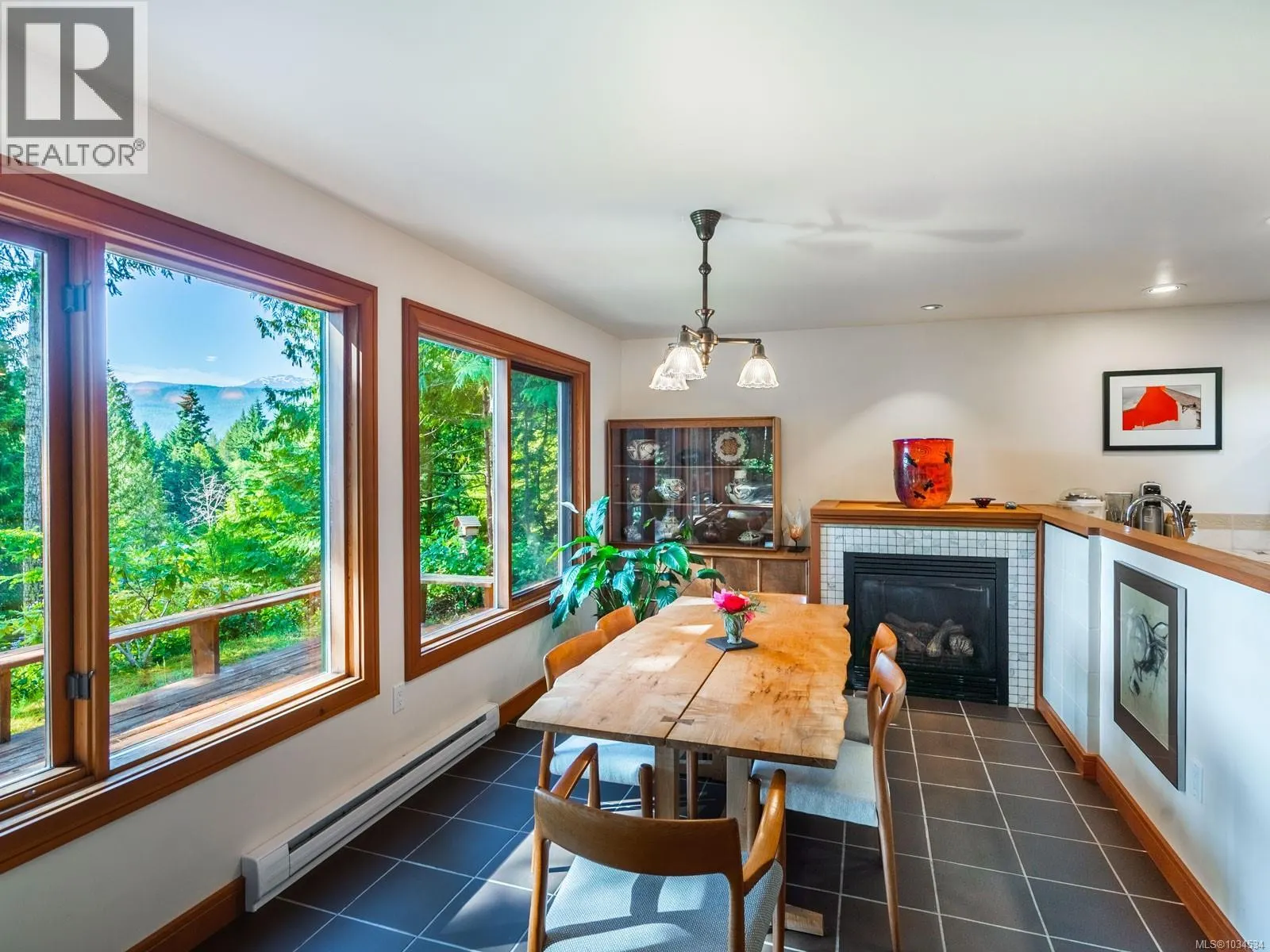 1055 Spider Lake Rd