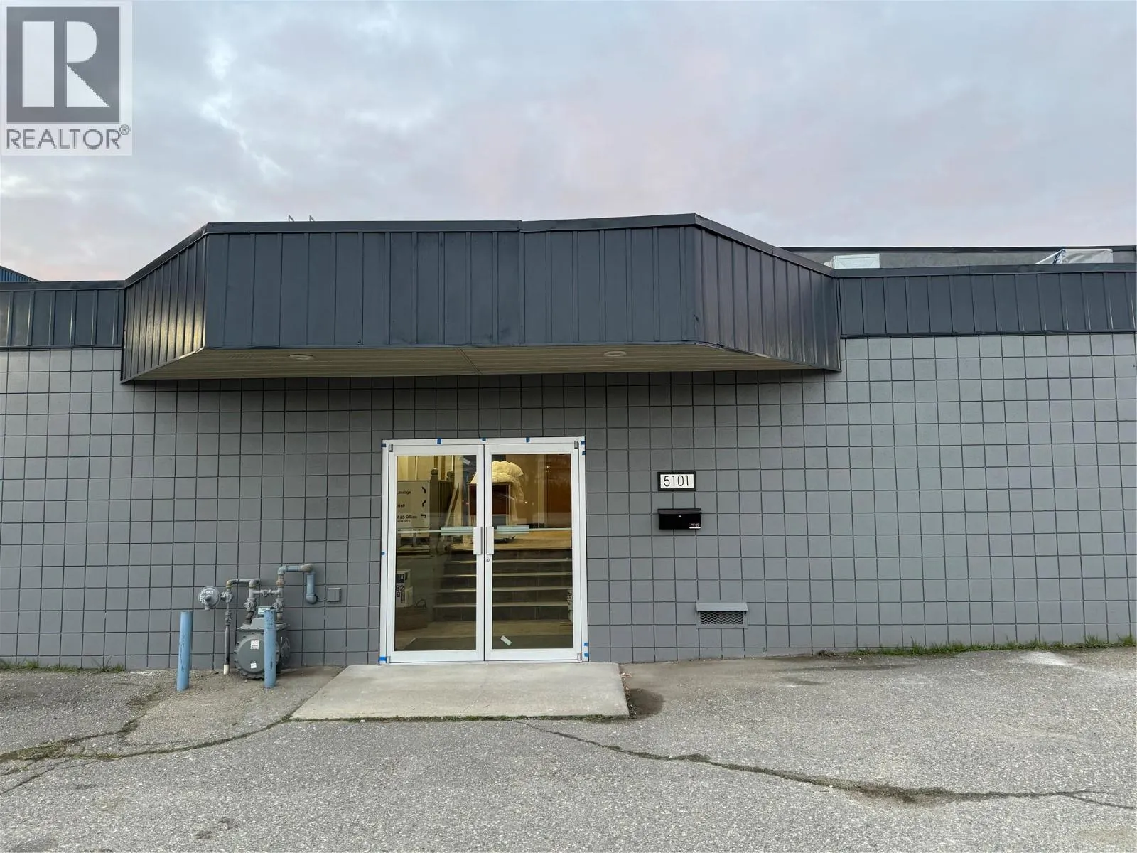 5101 25 Avenue Unit# Main floor