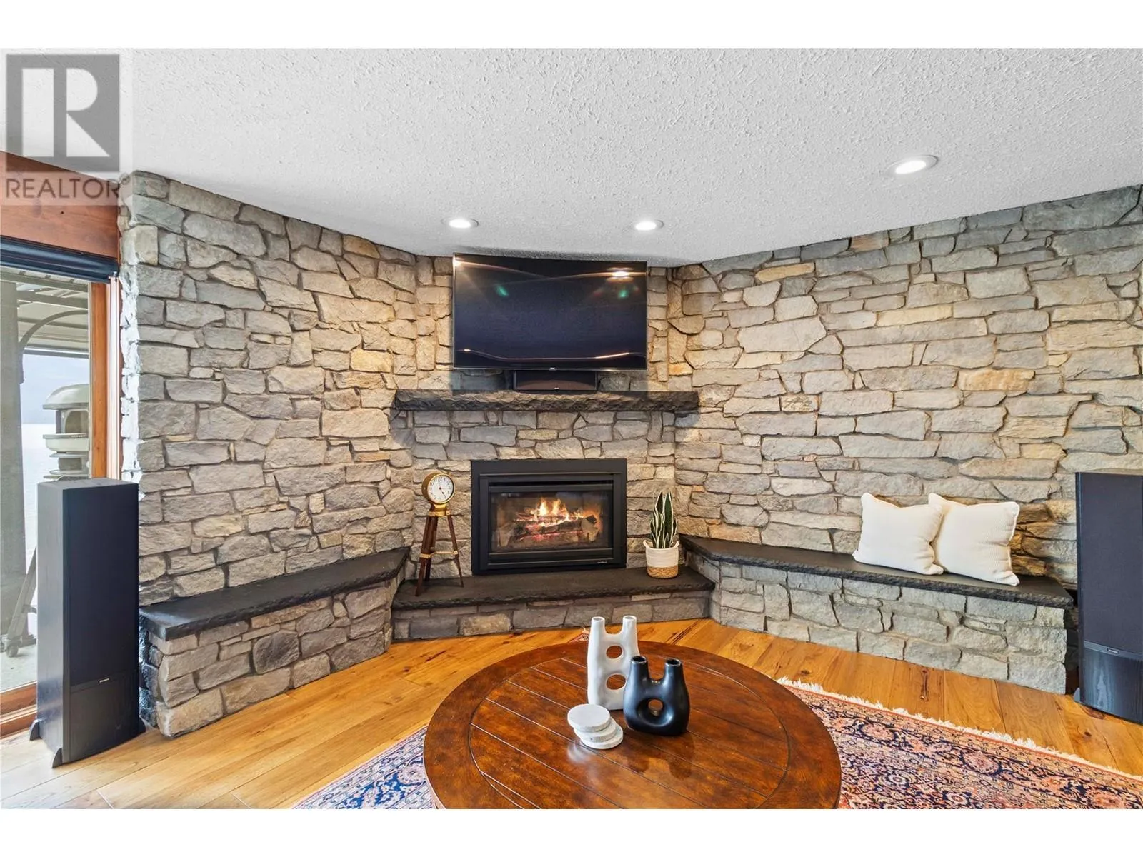 2609 Eagle Bay Road