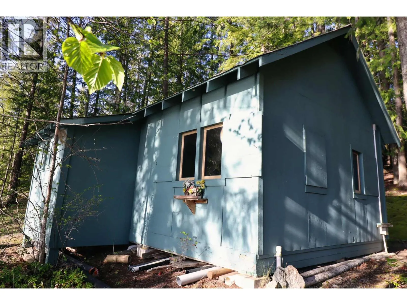 6111 & 6135 Eagle Bay Road