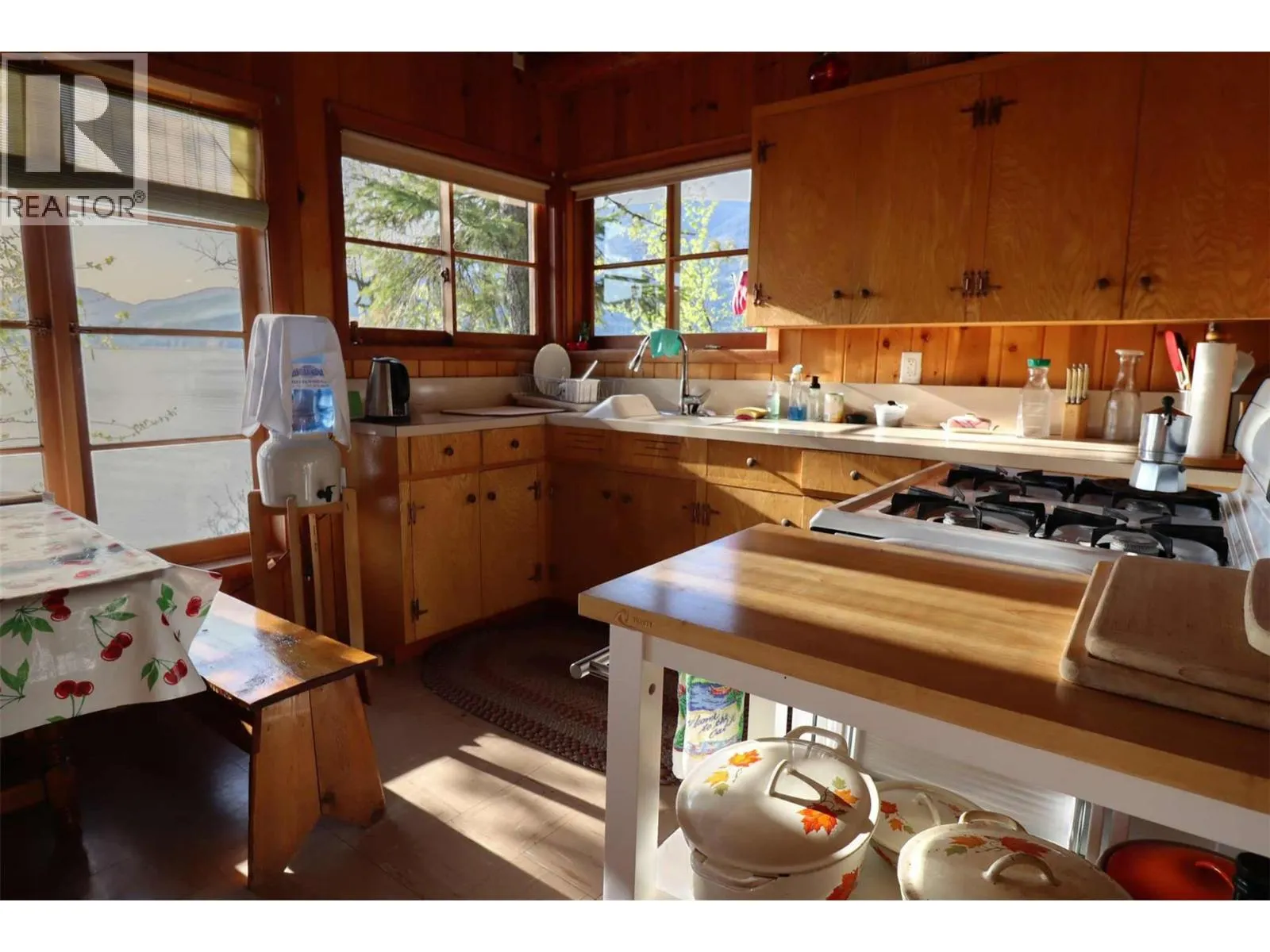 6111 & 6135 Eagle Bay Road