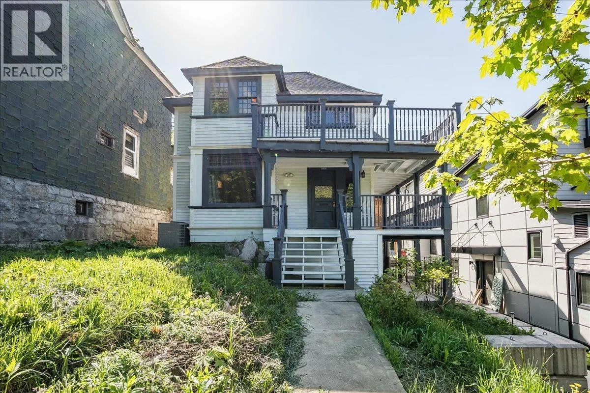 922 FRONT Street