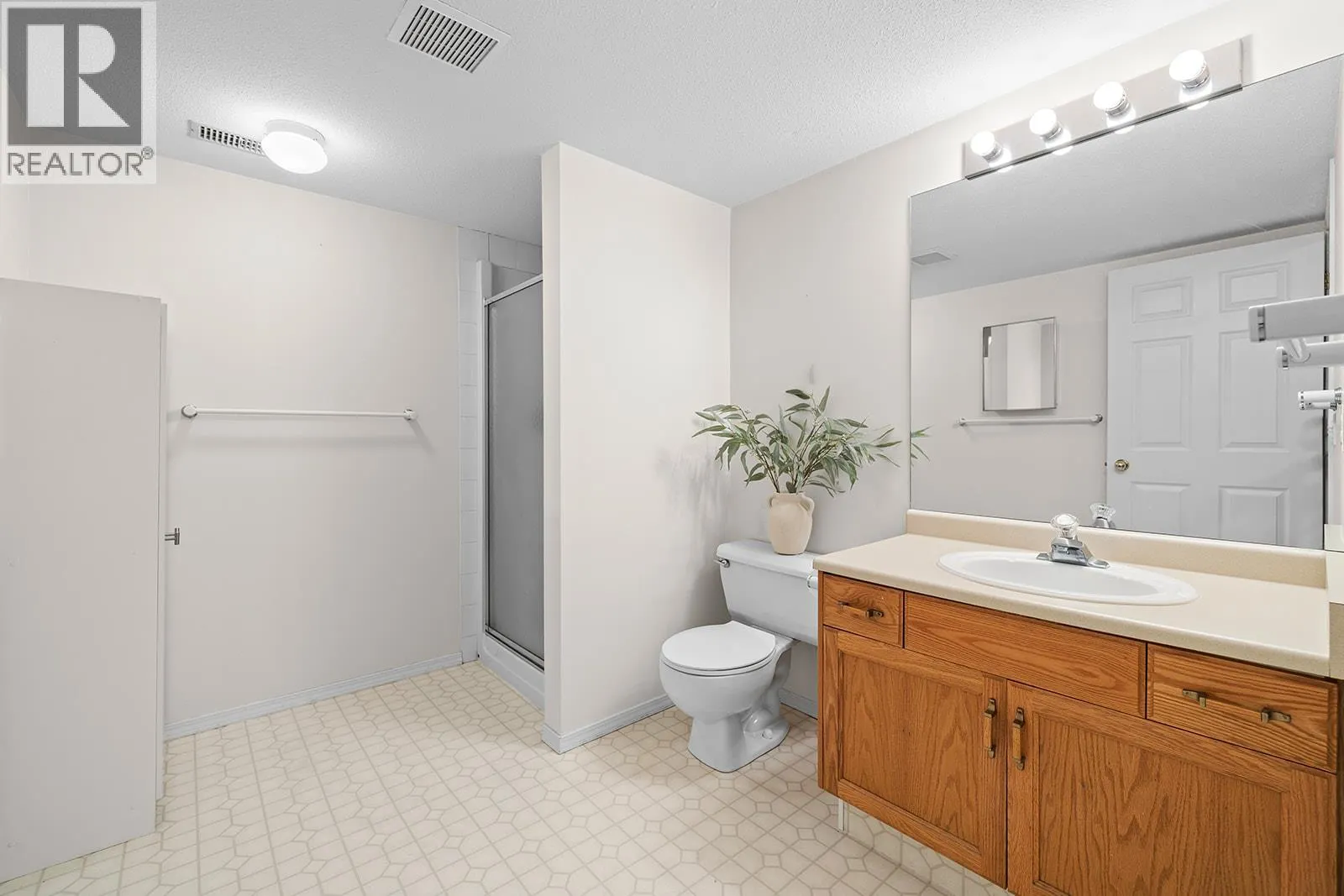 1874 Parkview Crescent Unit# 7