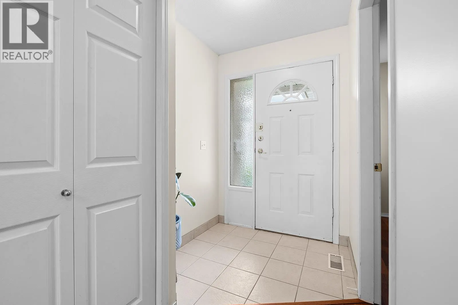 1874 Parkview Crescent Unit# 7