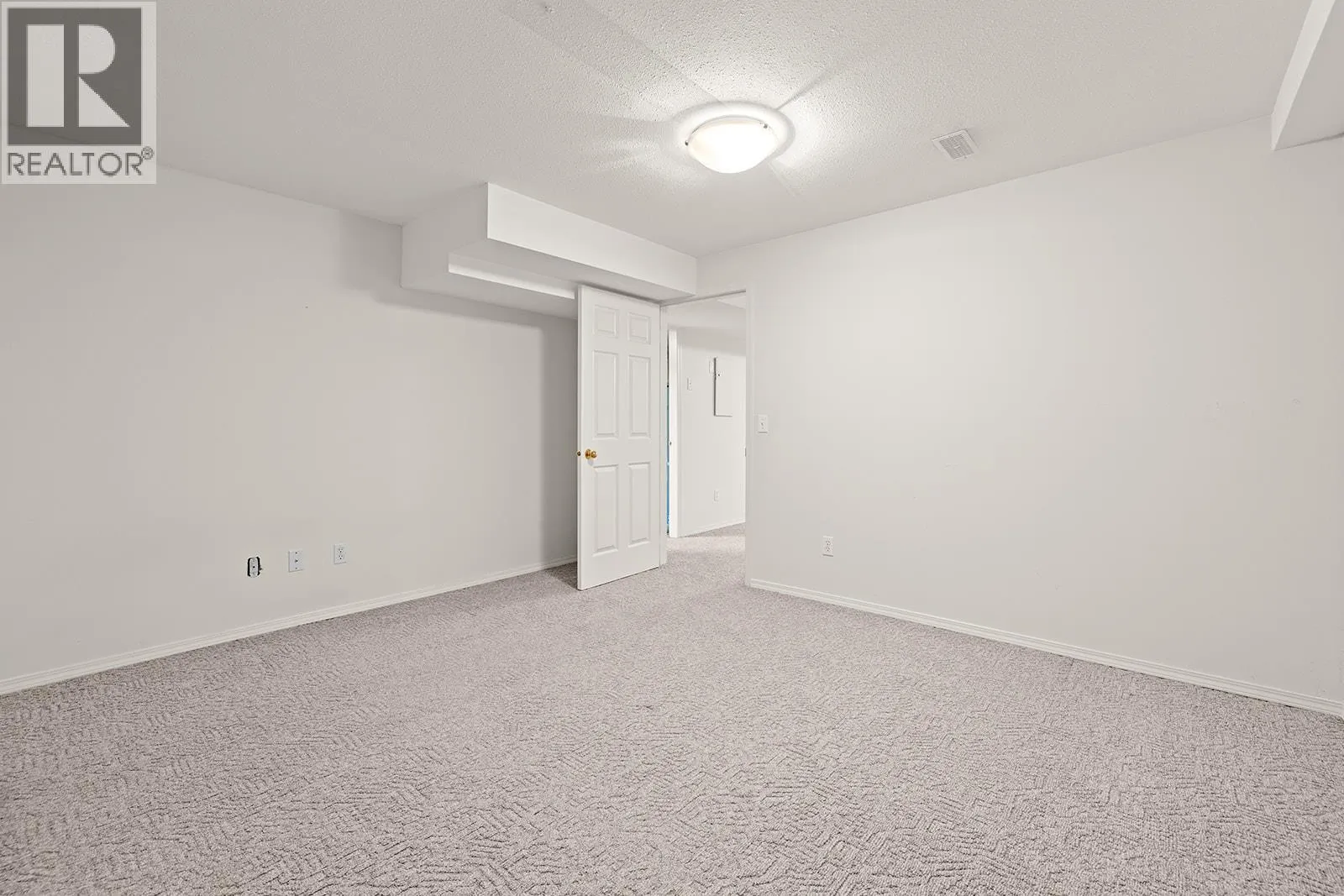 1874 Parkview Crescent Unit# 7