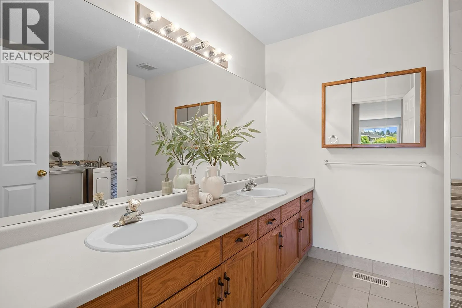1874 Parkview Crescent Unit# 7
