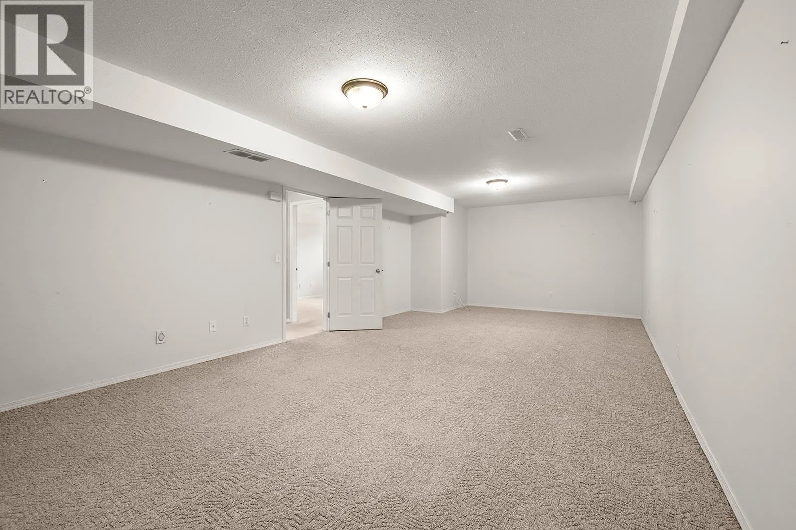 1874 Parkview Crescent Unit# 7
