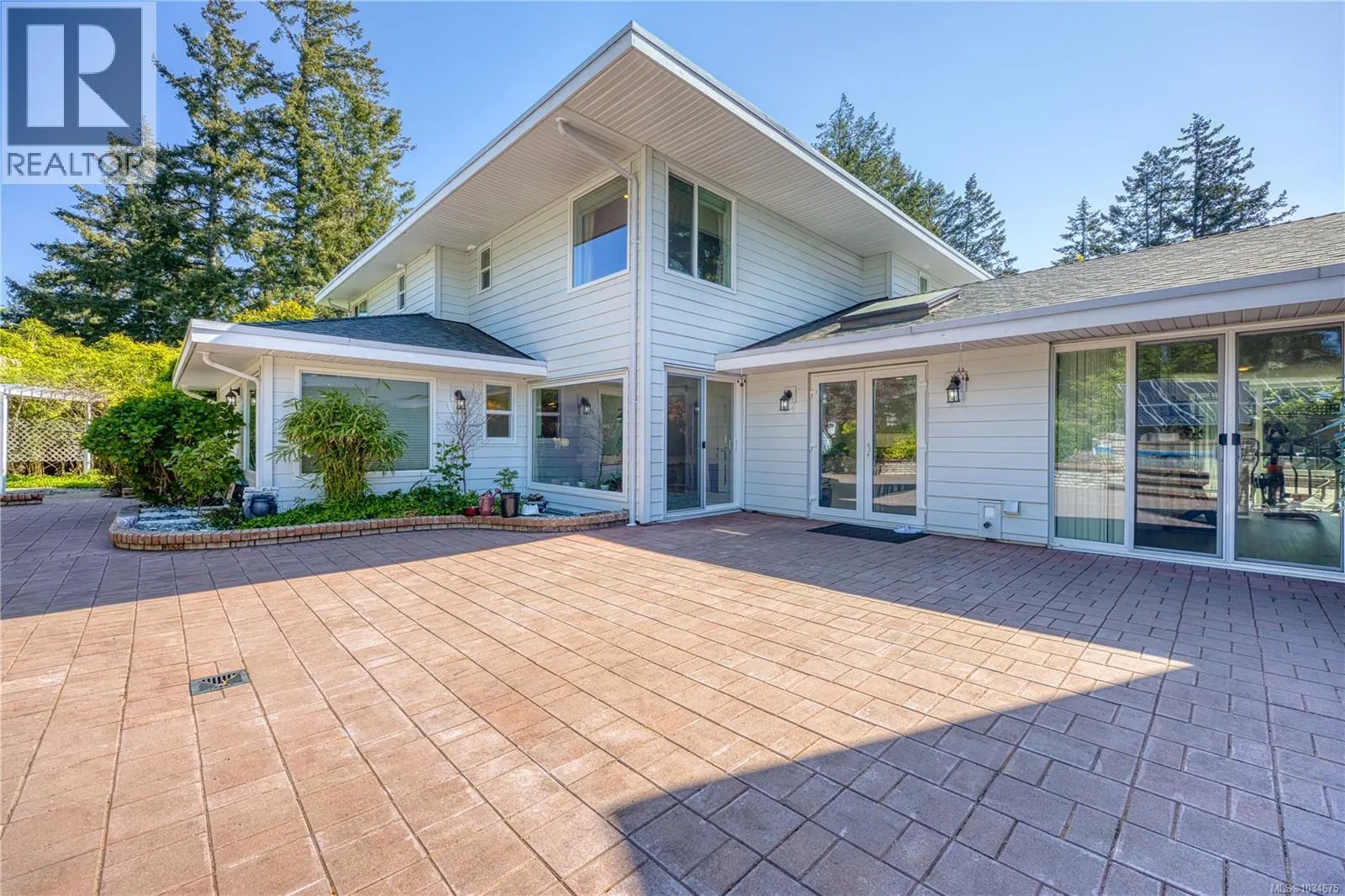 2315 Departure Bay Rd