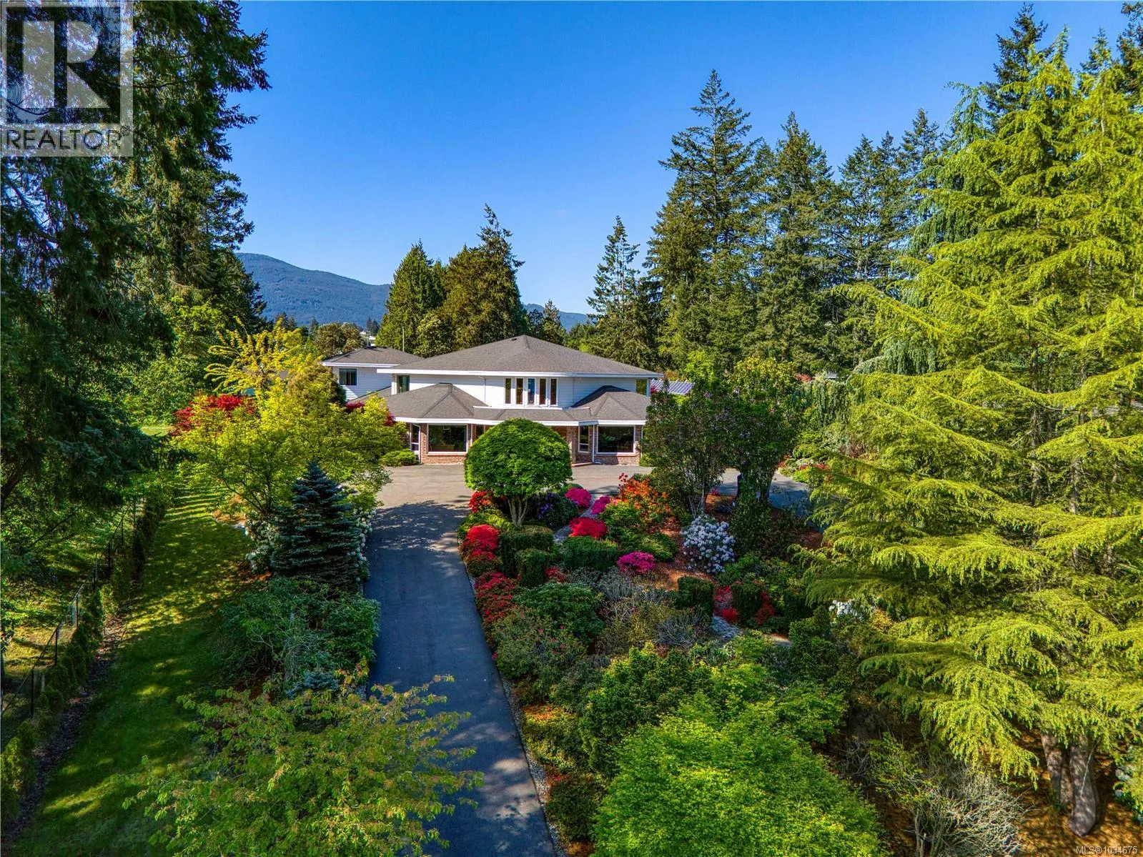2315 Departure Bay Rd