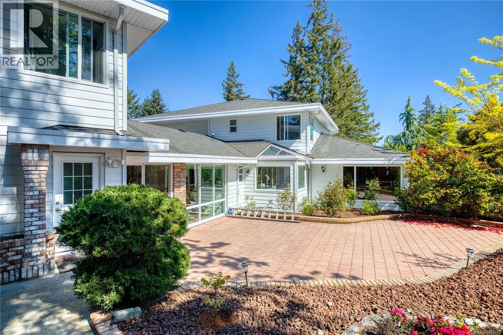2315 Departure Bay Rd