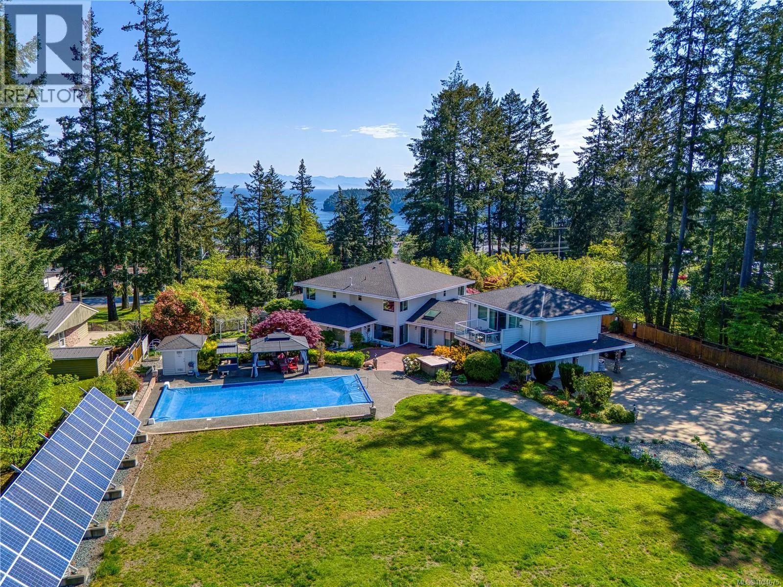 2315 Departure Bay Rd