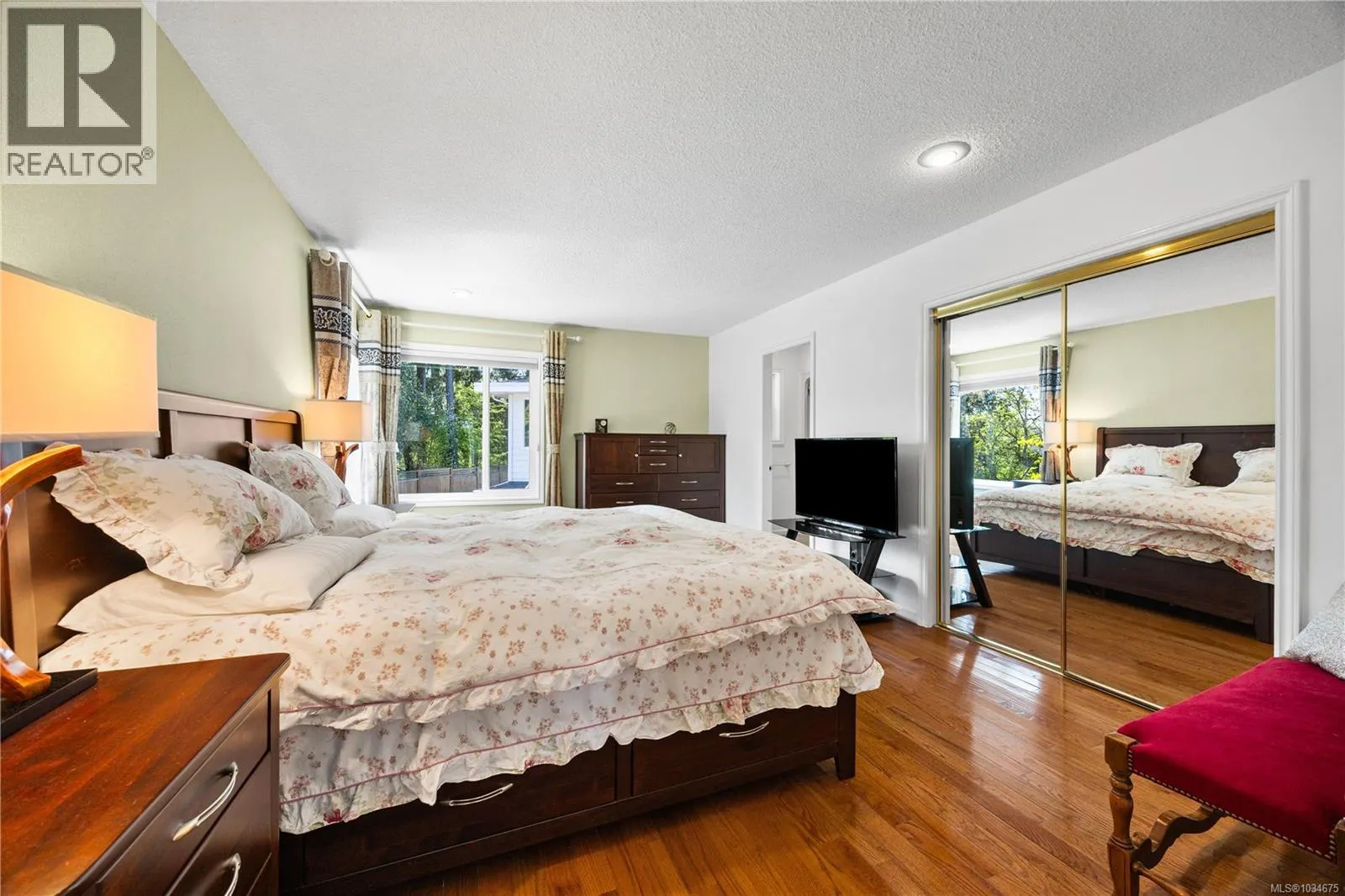 2315 Departure Bay Rd