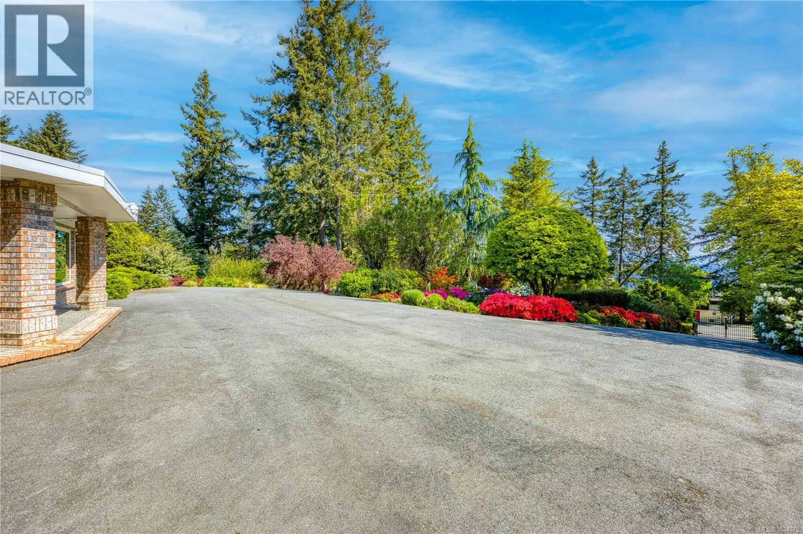 2315 Departure Bay Rd