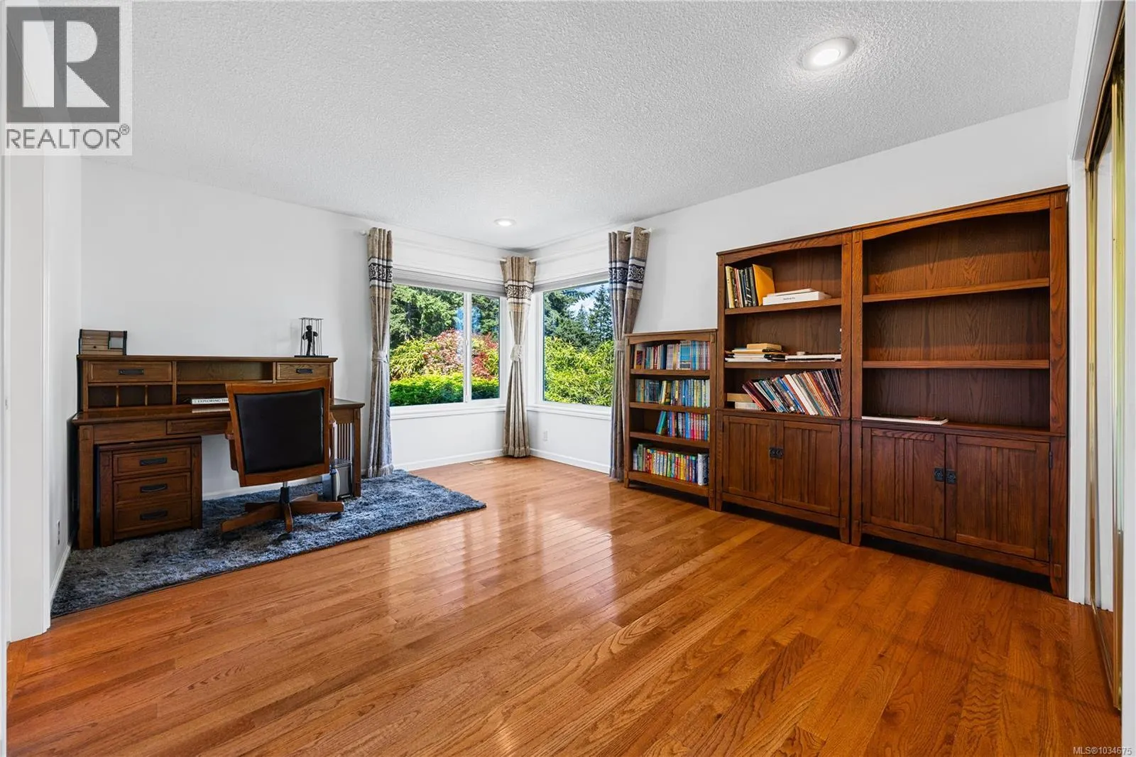 2315 Departure Bay Rd