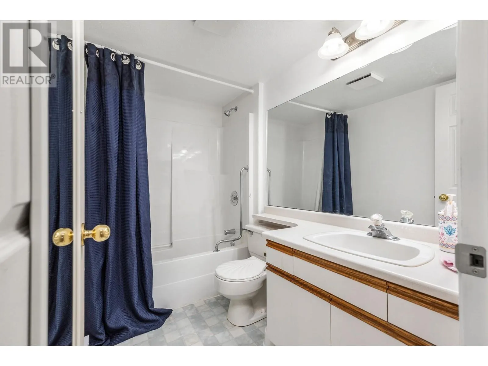 3609 30 Avenue Unit# 209