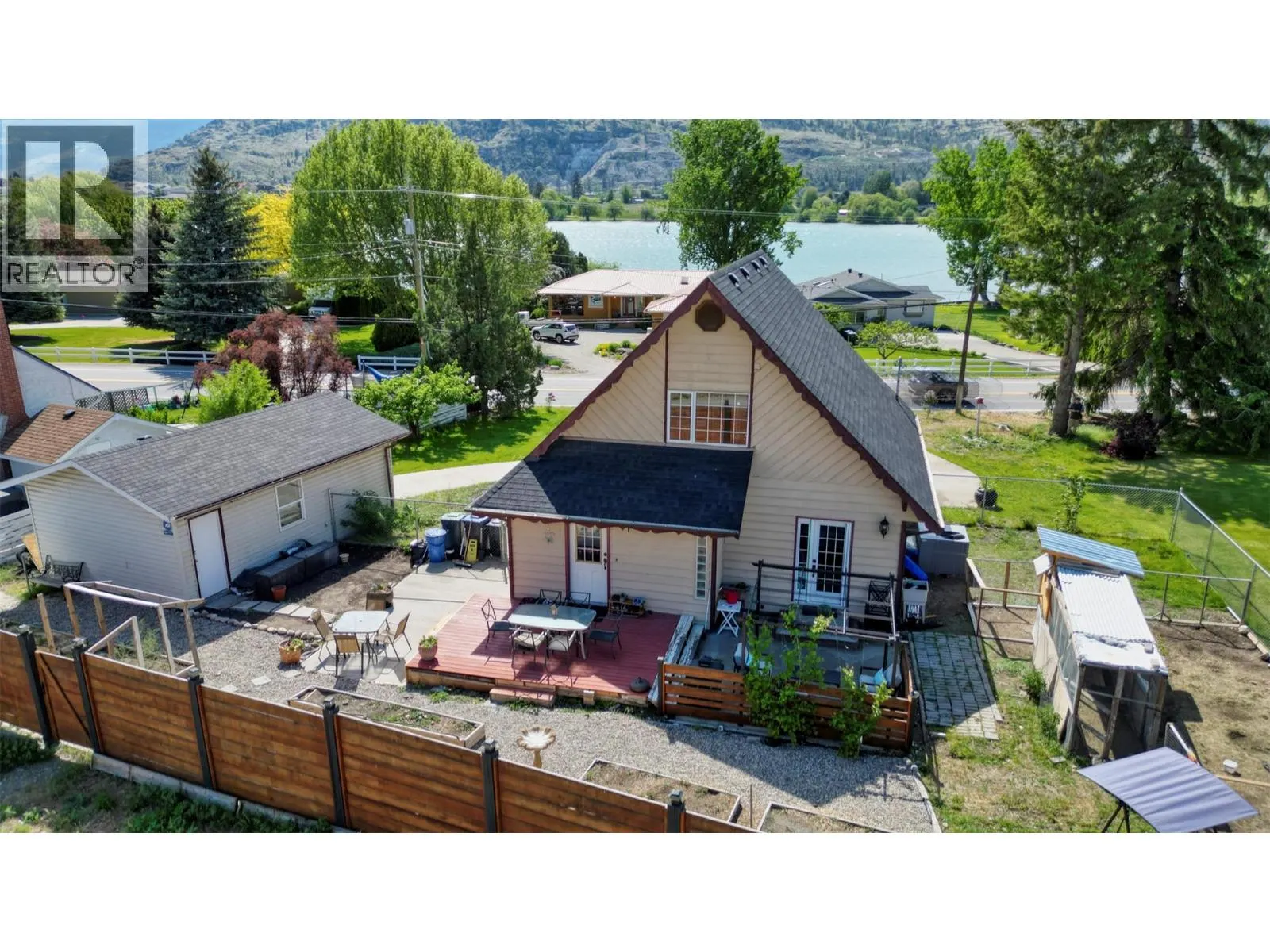 7137 TUCELNUIT Drive