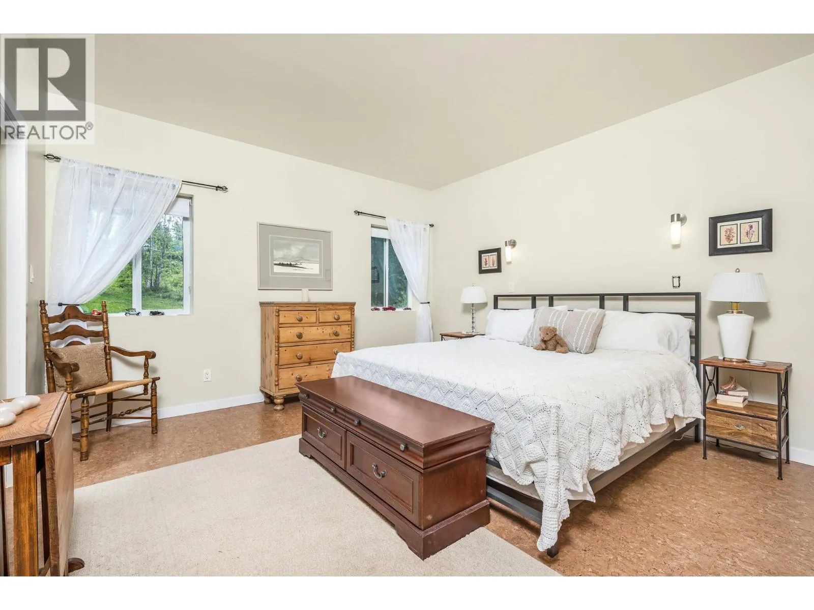 4 Hollingsworth Road