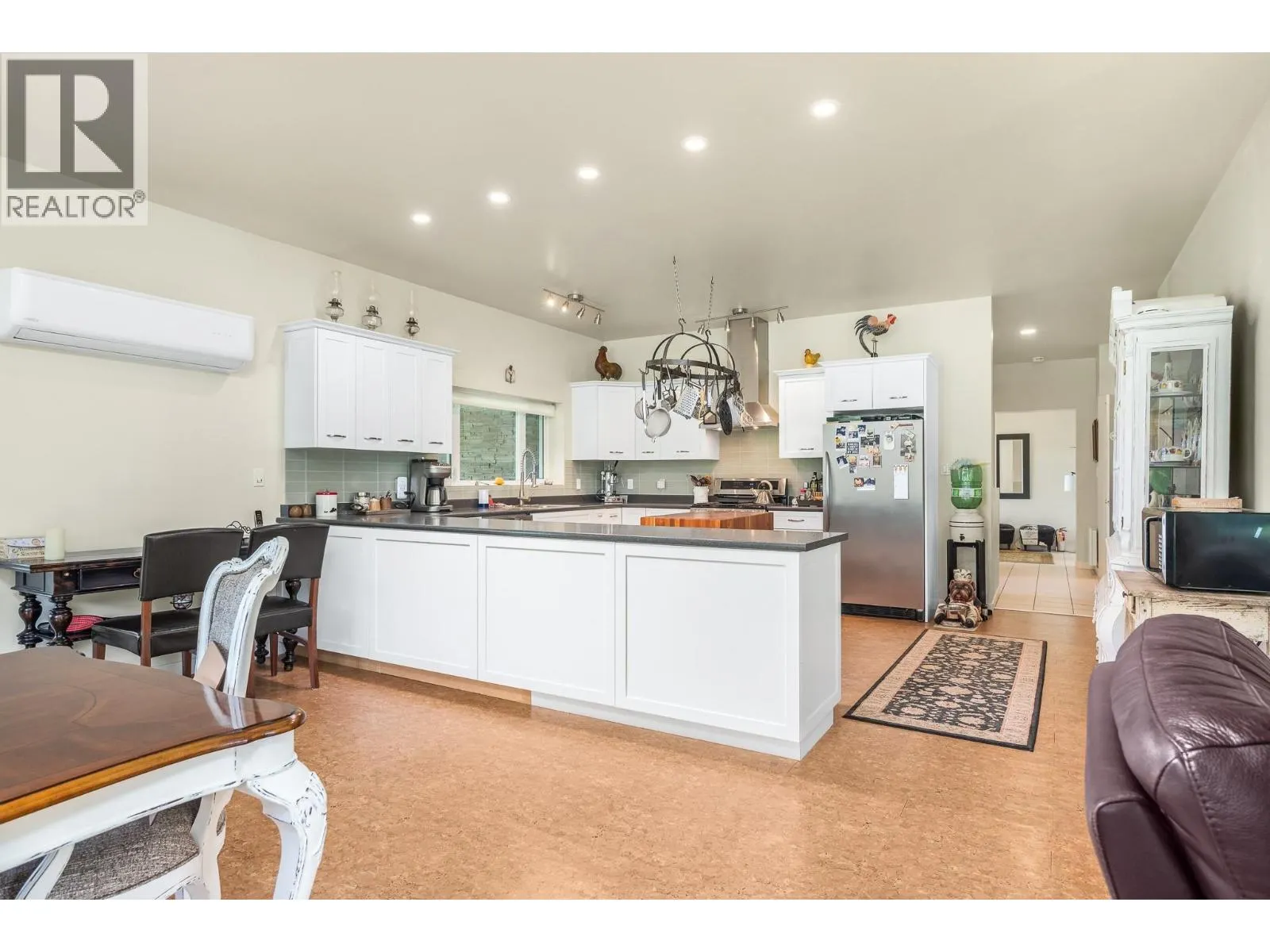 4 Hollingsworth Road