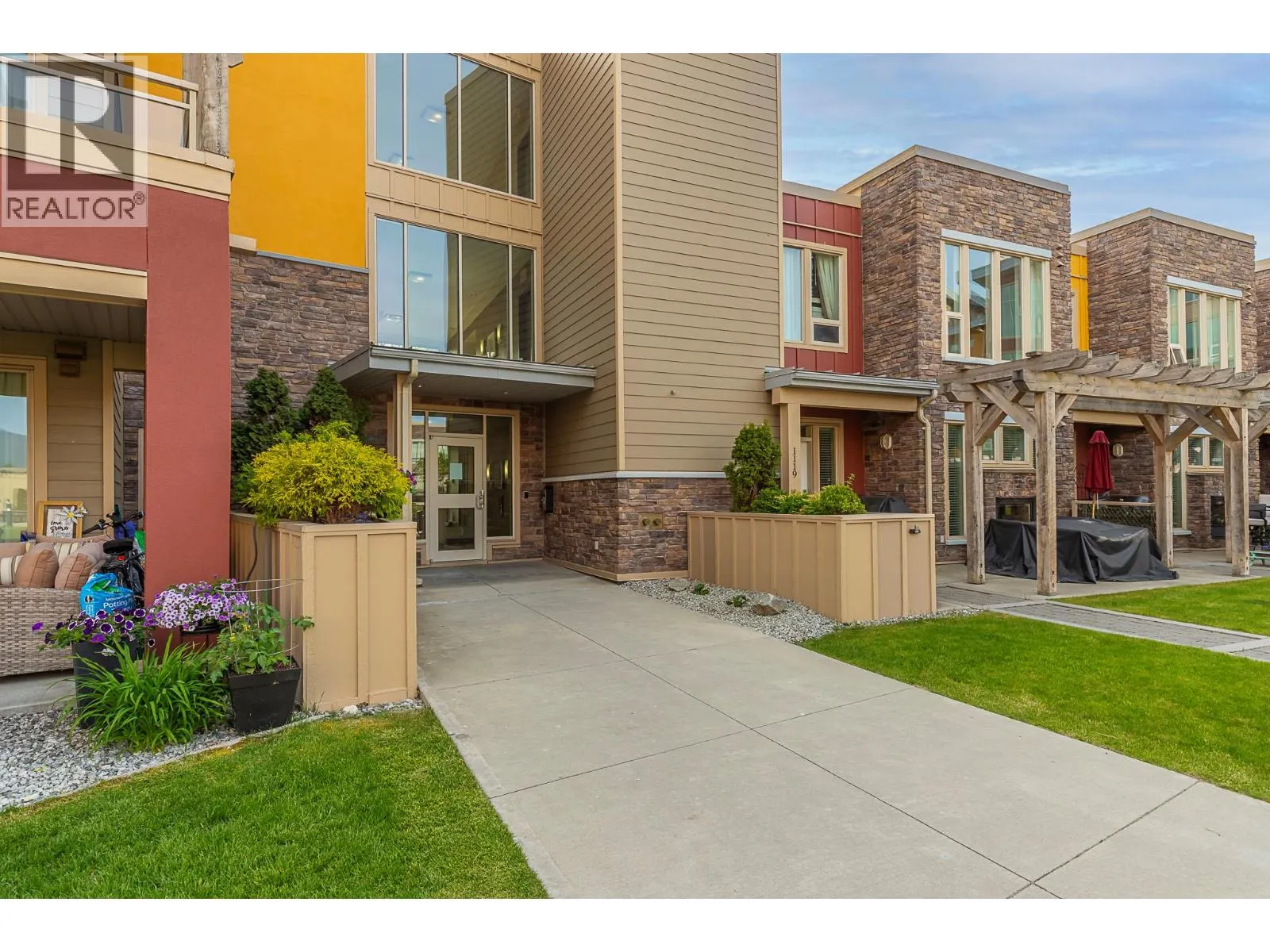 7343 Okanagan Landing Road Unit# 1110