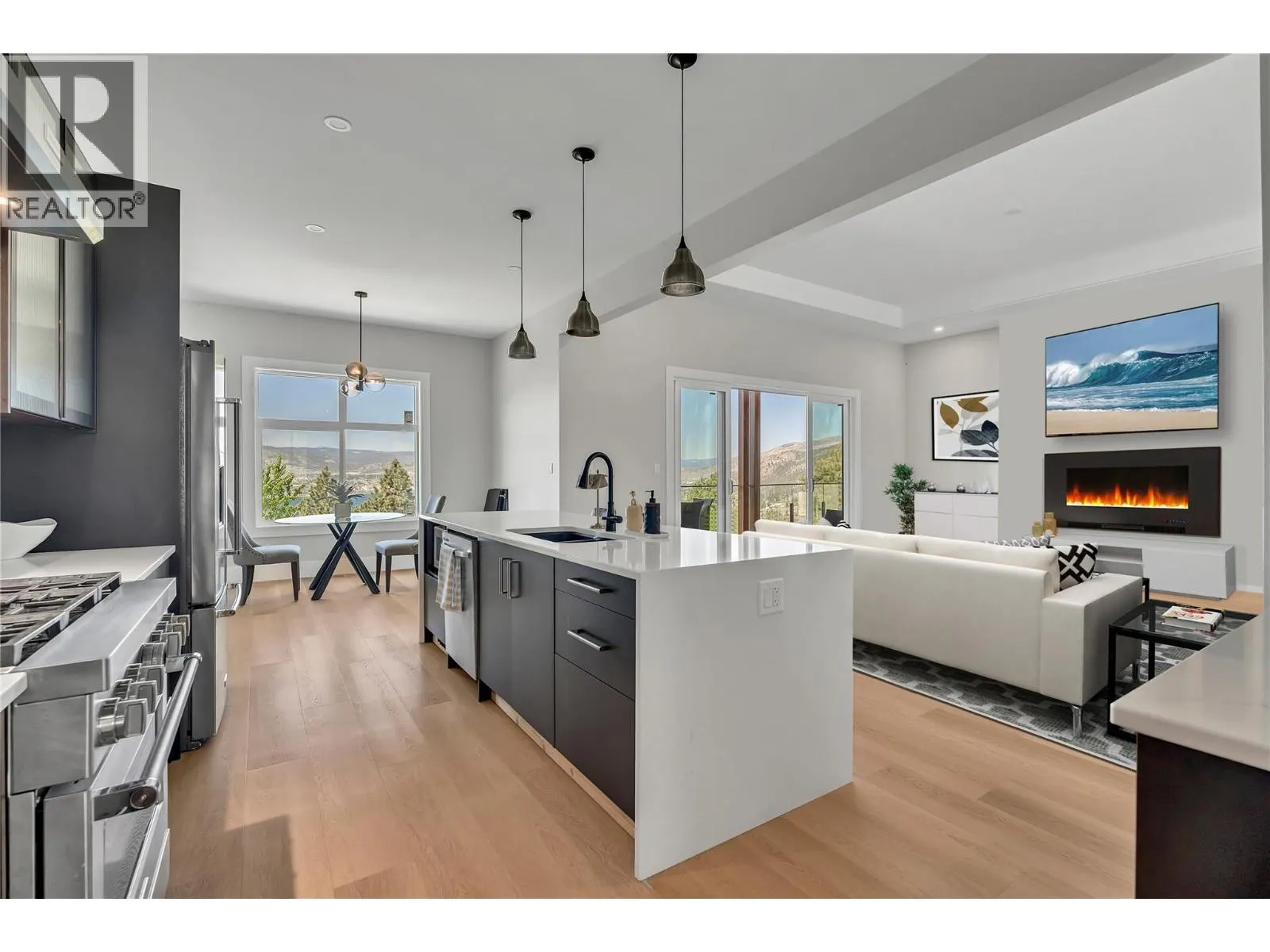 2835 Outlook Way